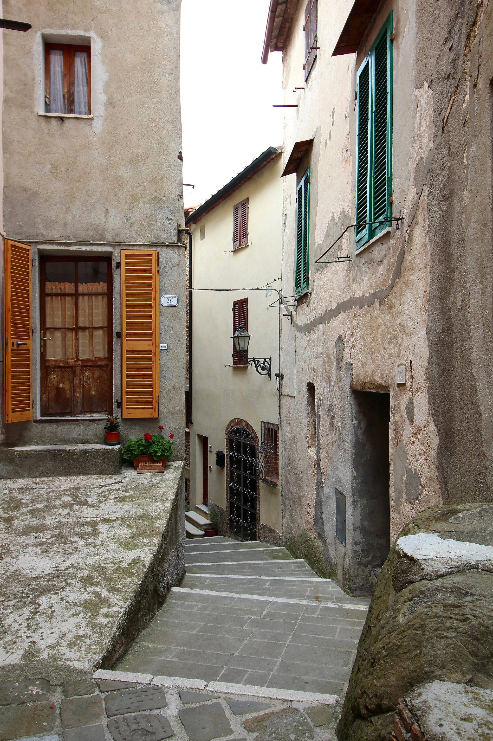 Photo showing: Via Bramasole, town center of Monterotondo Marittimo, Province of Grosseto, Tuscany, Italy