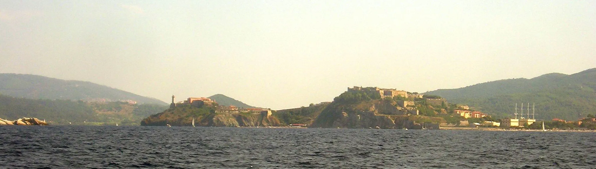 Photo showing: Veduta della fortezza napoleonica dal mare (Portoferraio)