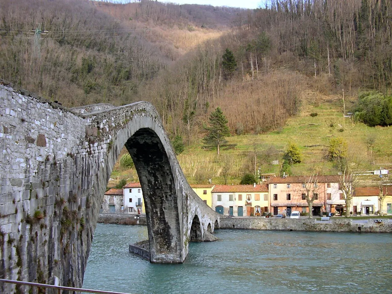Photo showing: Borgo a Mozzano, Toscana, Italia Devil's Bridge