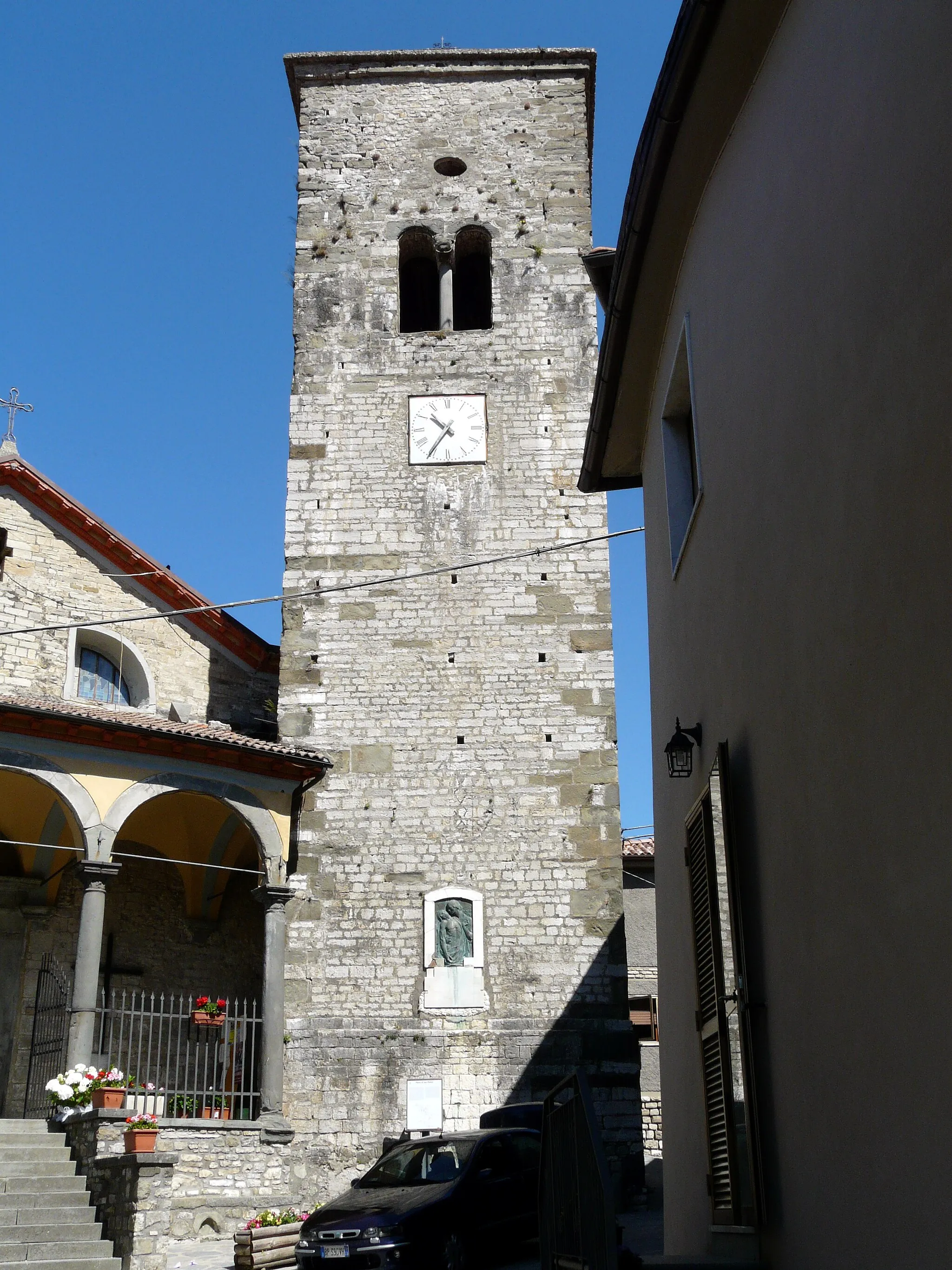 Photo showing: Campanile della pieve di San Pietro Porta, Careggine, Toscana, Italia