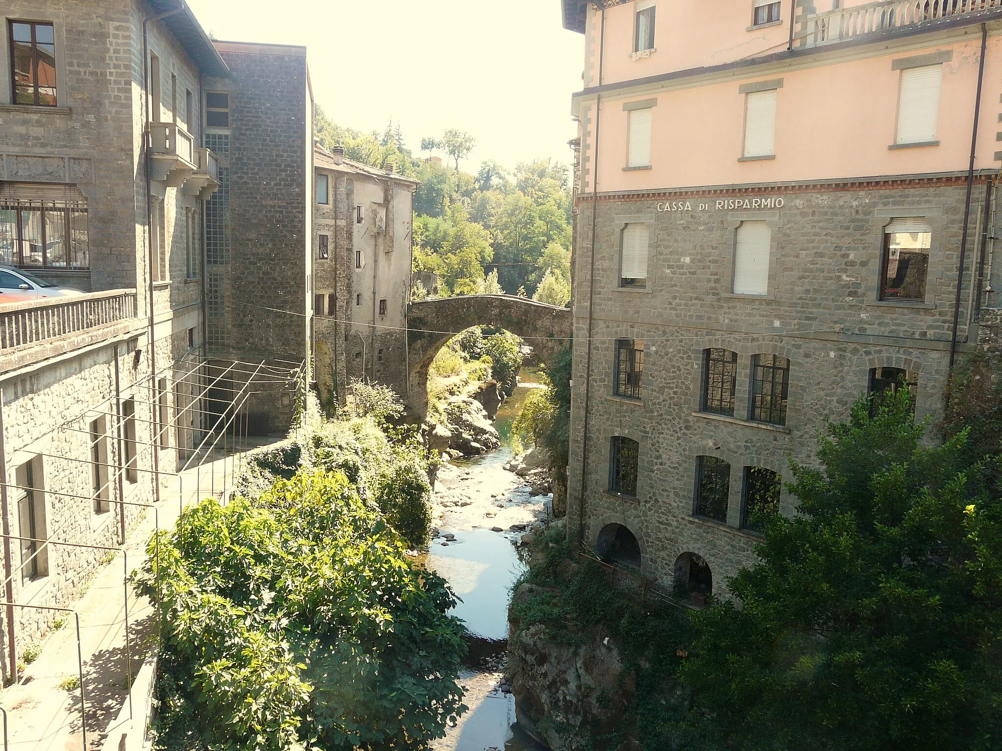 Photo showing: Torrente Bagnone e ponte antico, Bagnone, Toscana, Italia