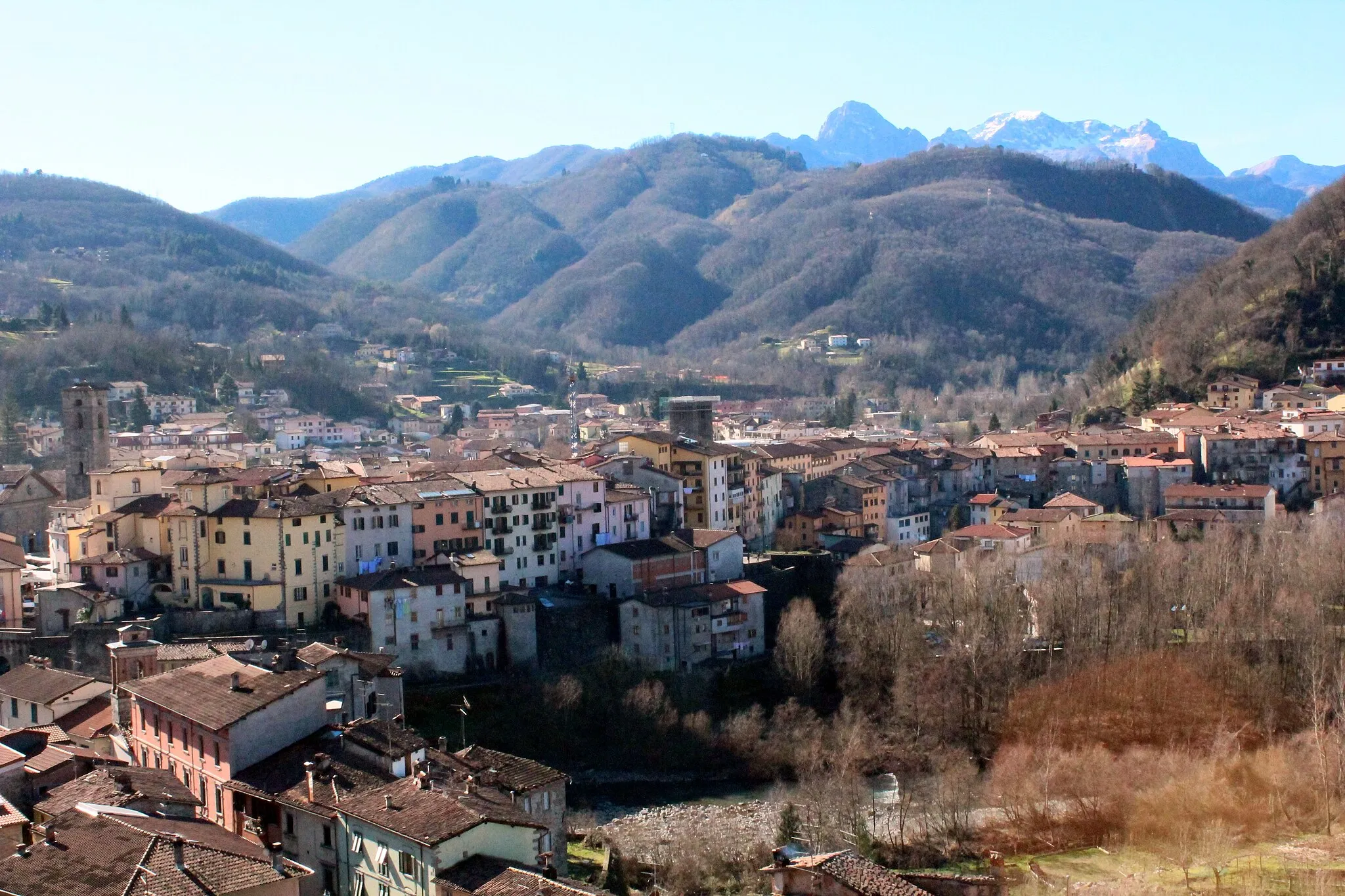 Photo showing: Panorama of Castelnuovo di Garfagnana, Province of Lucca, Tuscany, Italy