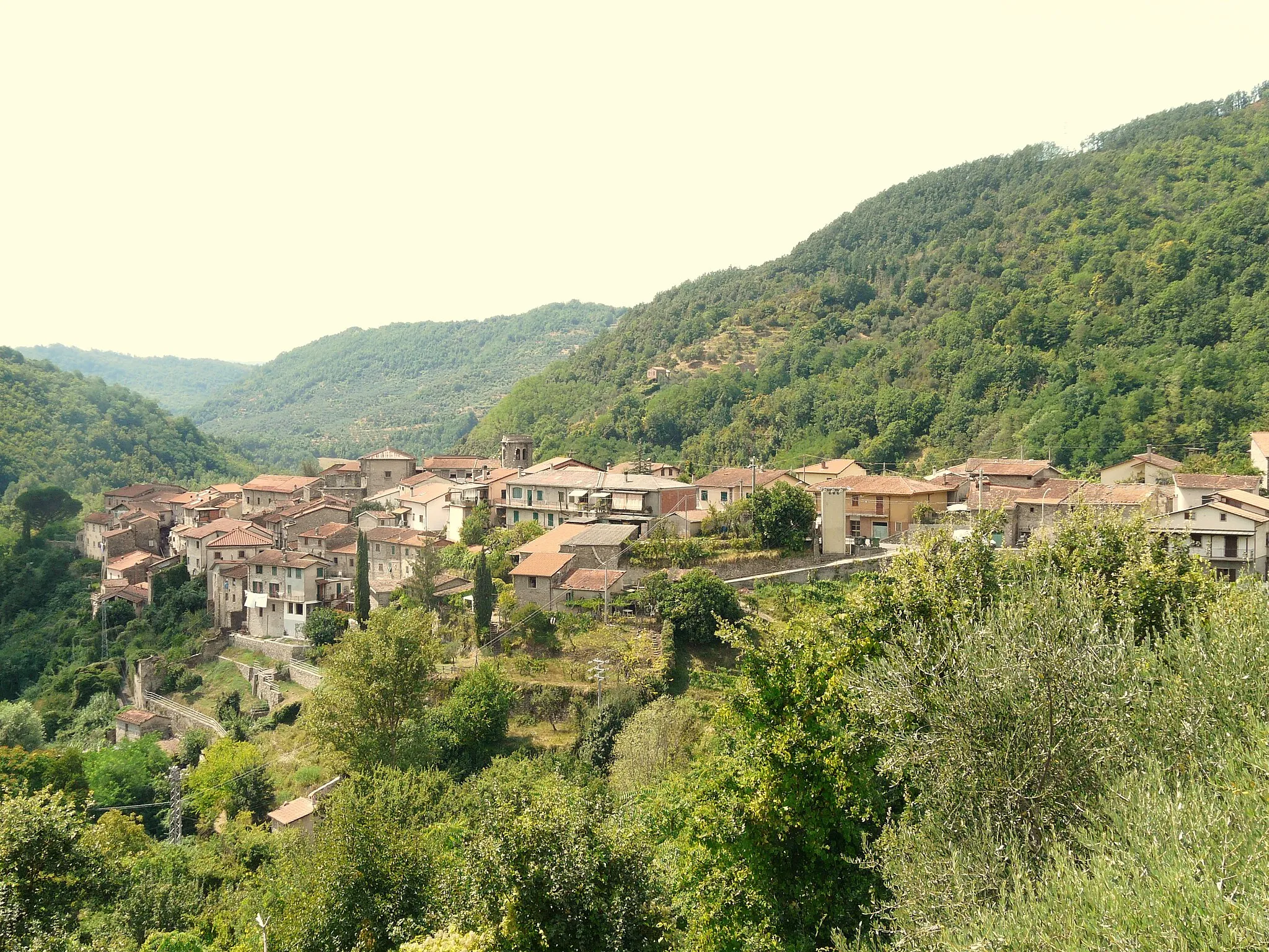Photo showing: Panorama di Casola in Lunigiana, Toscana, Italia