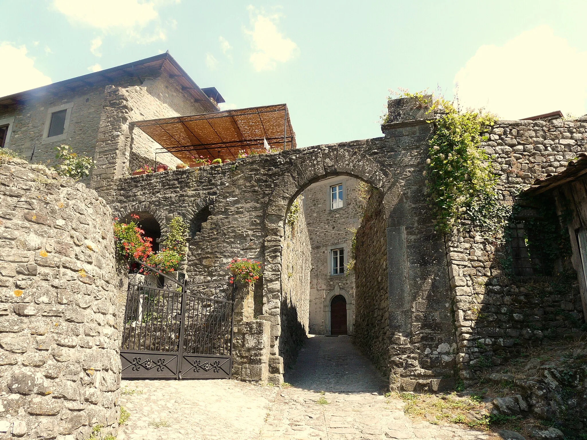 Photo showing: Porta del centro storico di Casola in Lunigiana, Toscana, Italia