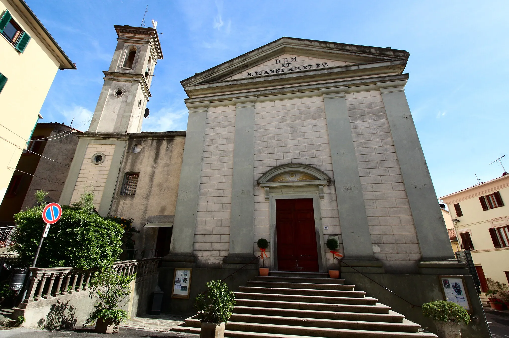 Photo showing: Church San Giovanni Evangelista, Riparbella, Province of Pisa, Tuscany, Italy