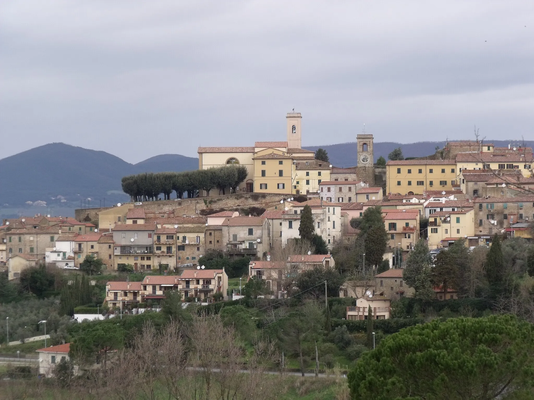 Photo showing: Panorama of Montescudaio, Province of Pisa, Tuscany, Italy