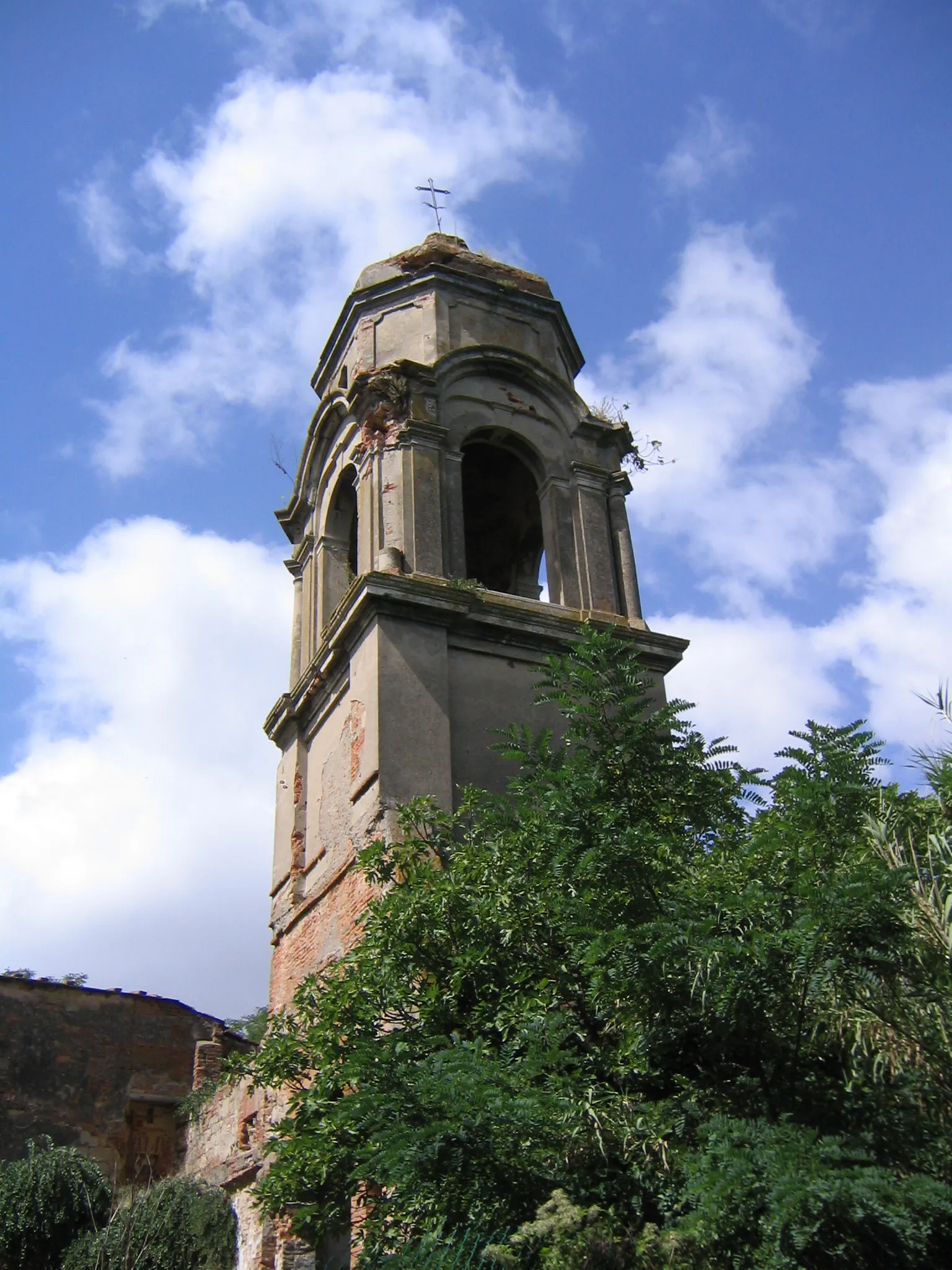 Photo showing: Campanile chiesa vecchia, presso l'attuale cimitero di Fauglia (Pi).