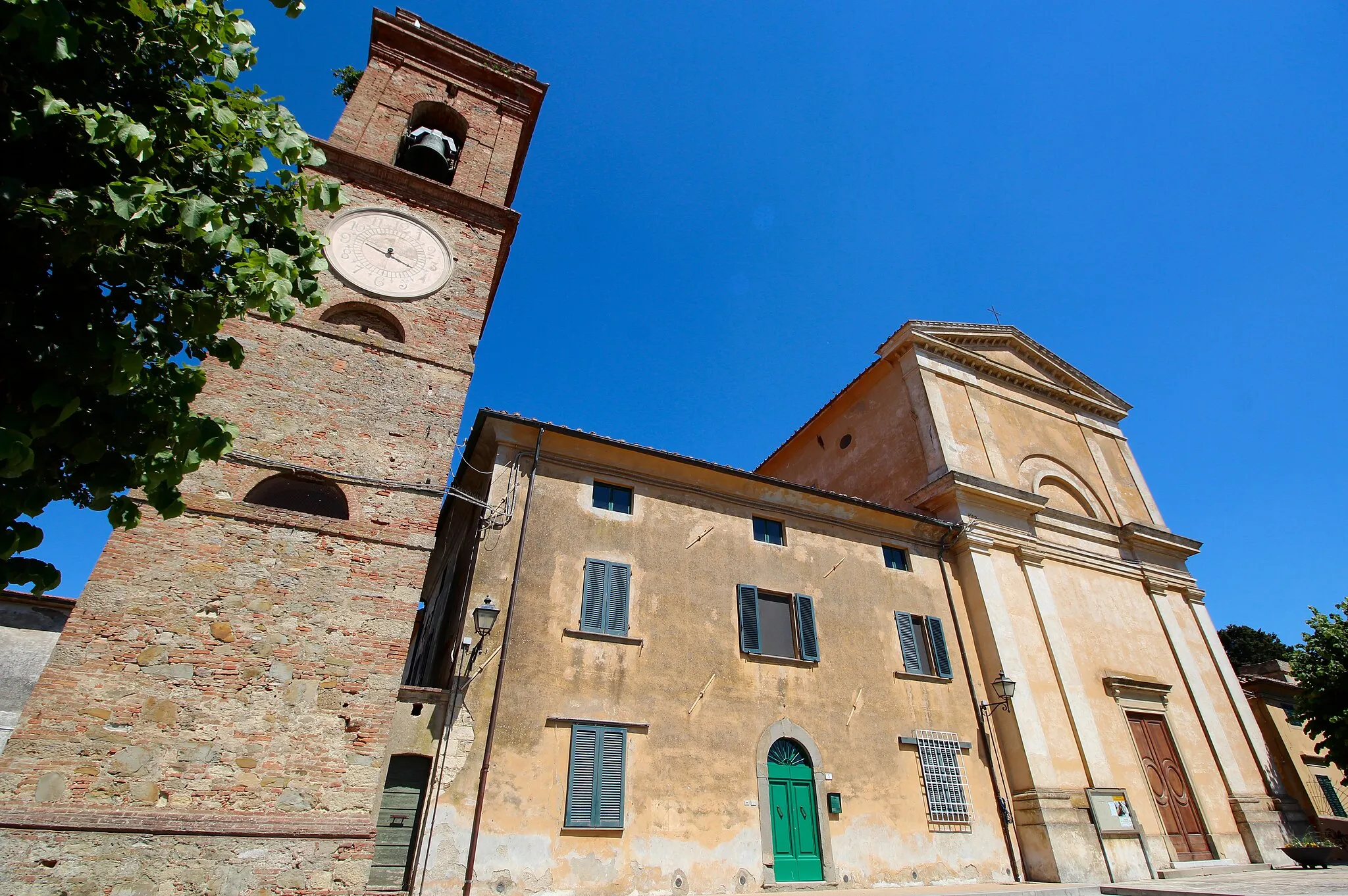 Photo showing: Church Santi Bartolomeo e Cristoforo, Lorenzana, hamlet of Crespina Lorenzana, Province of Pisa, Tuscany, Italy