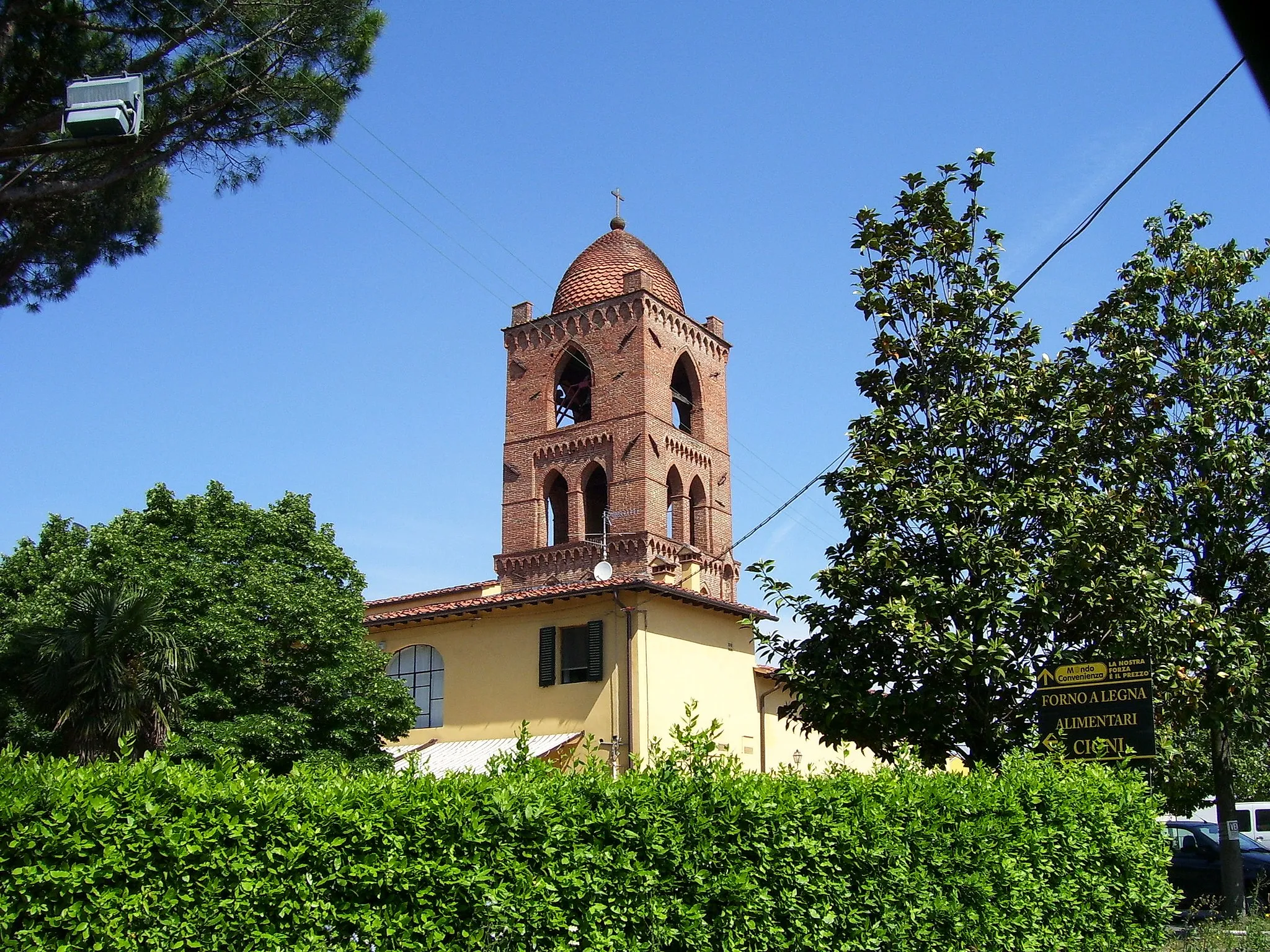Photo showing: Campanile di San Michele a Vignole (Quarrata)