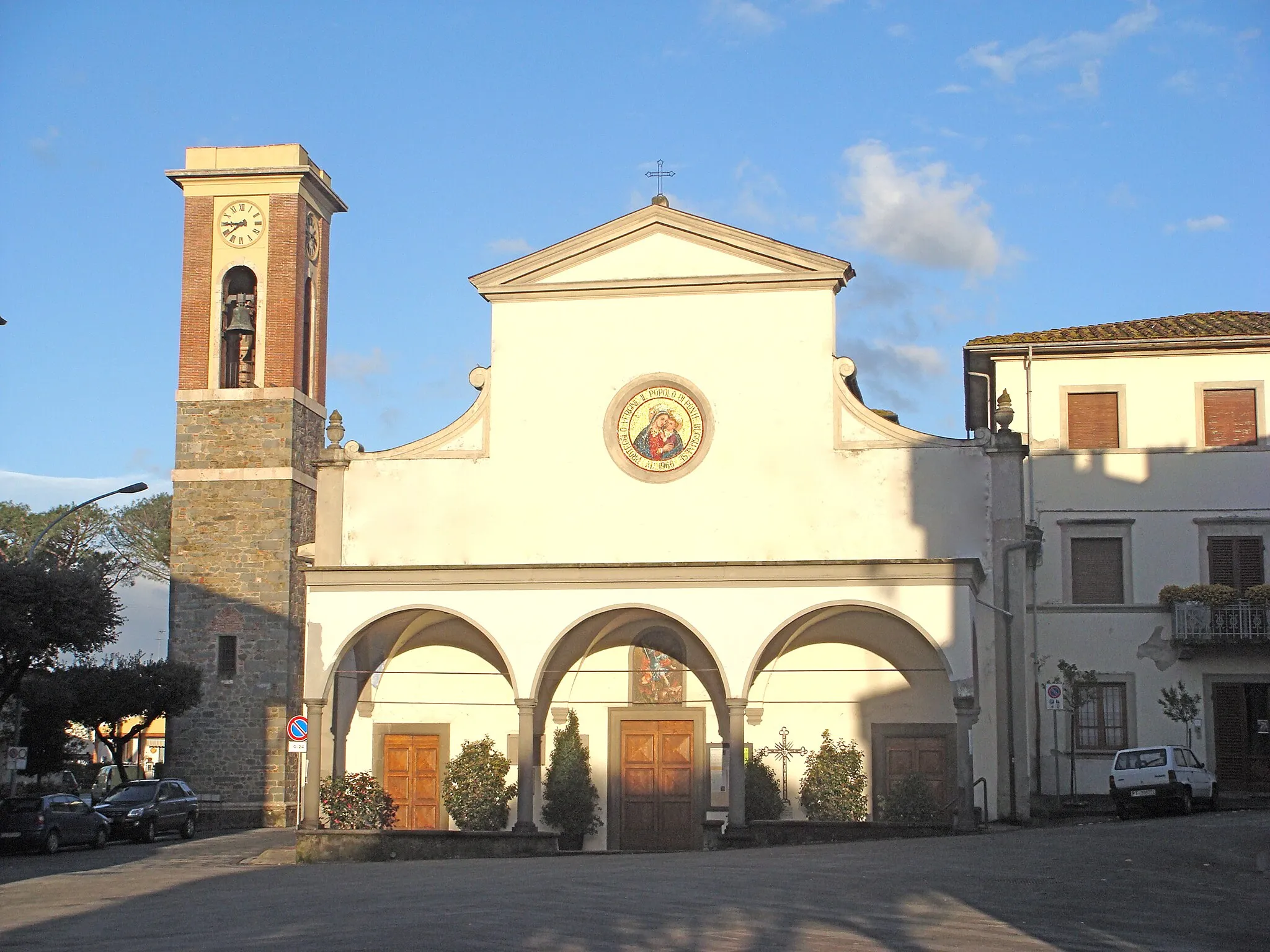 Photo showing: La chiesa di Montevettolini (Provincia di Pistoia, Italia) nella piazza principale