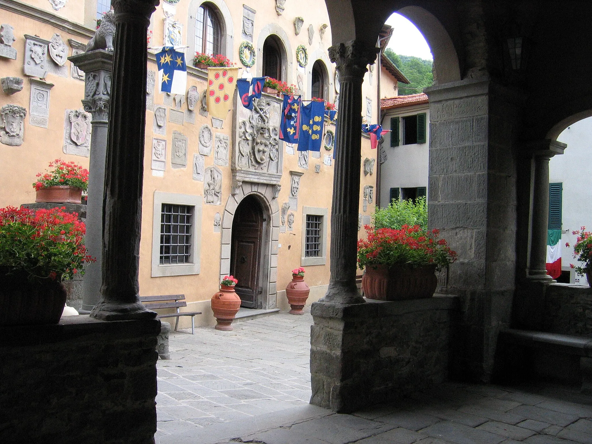 Photo showing: Palazzo Pretorio - Gebouwd in 14de eeuw door de zeven belangrijkste gemeenten in de bergen rond Pistoia