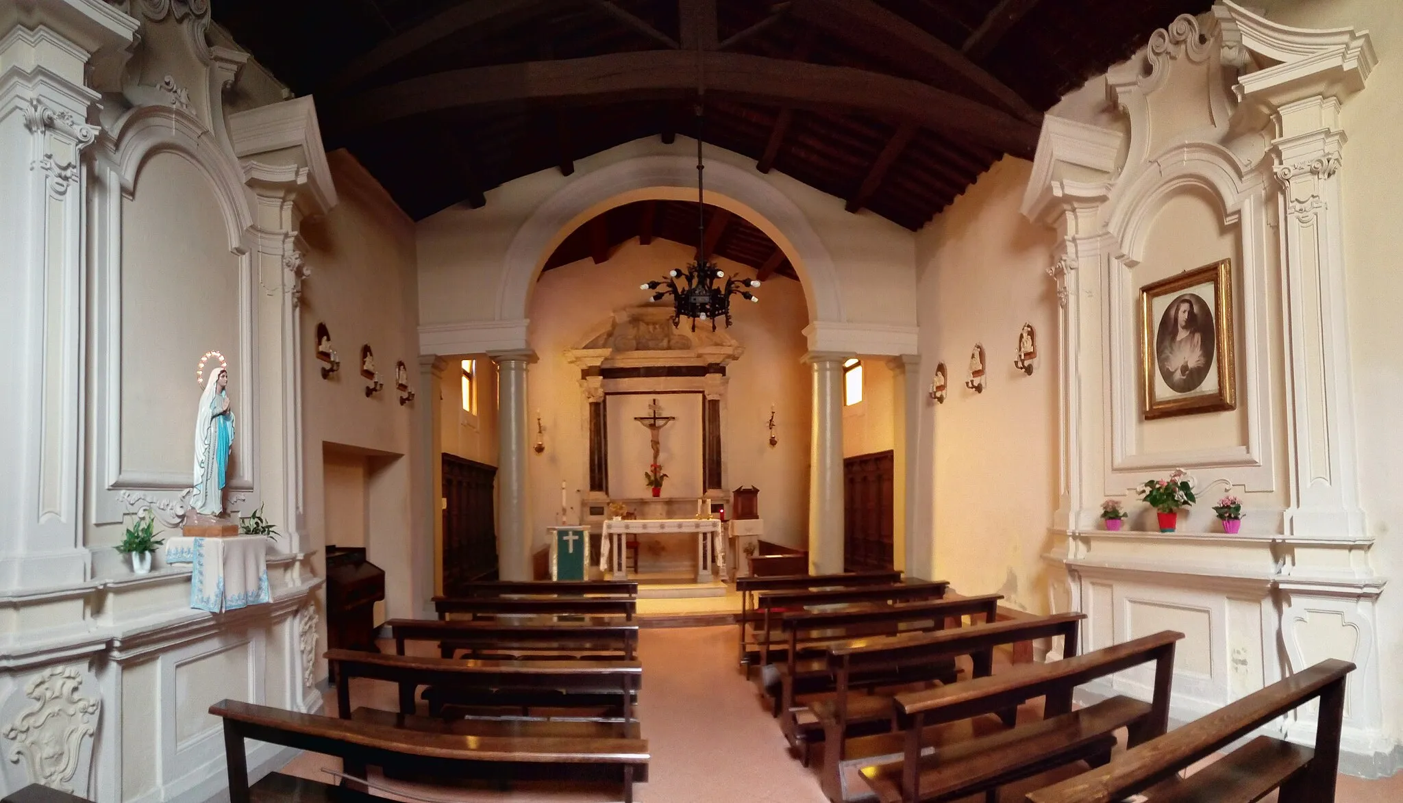 Photo showing: Interior of the church dell'Immacolata in the town of Chianciano Terme, Siena, Tuscany, Italy