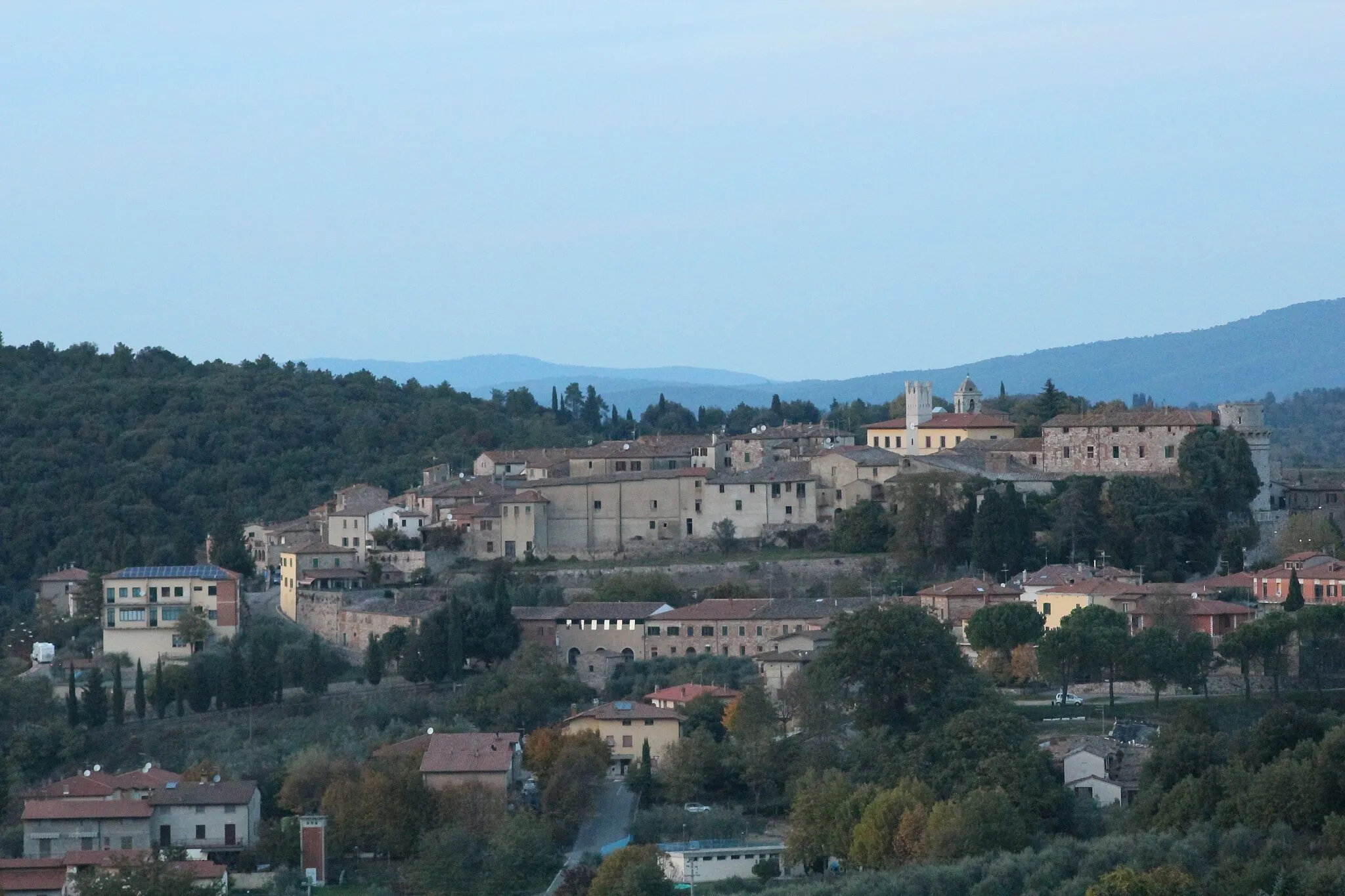 Photo showing: Panorama of Trequanda, Province of Siena, Tuscany, Italy