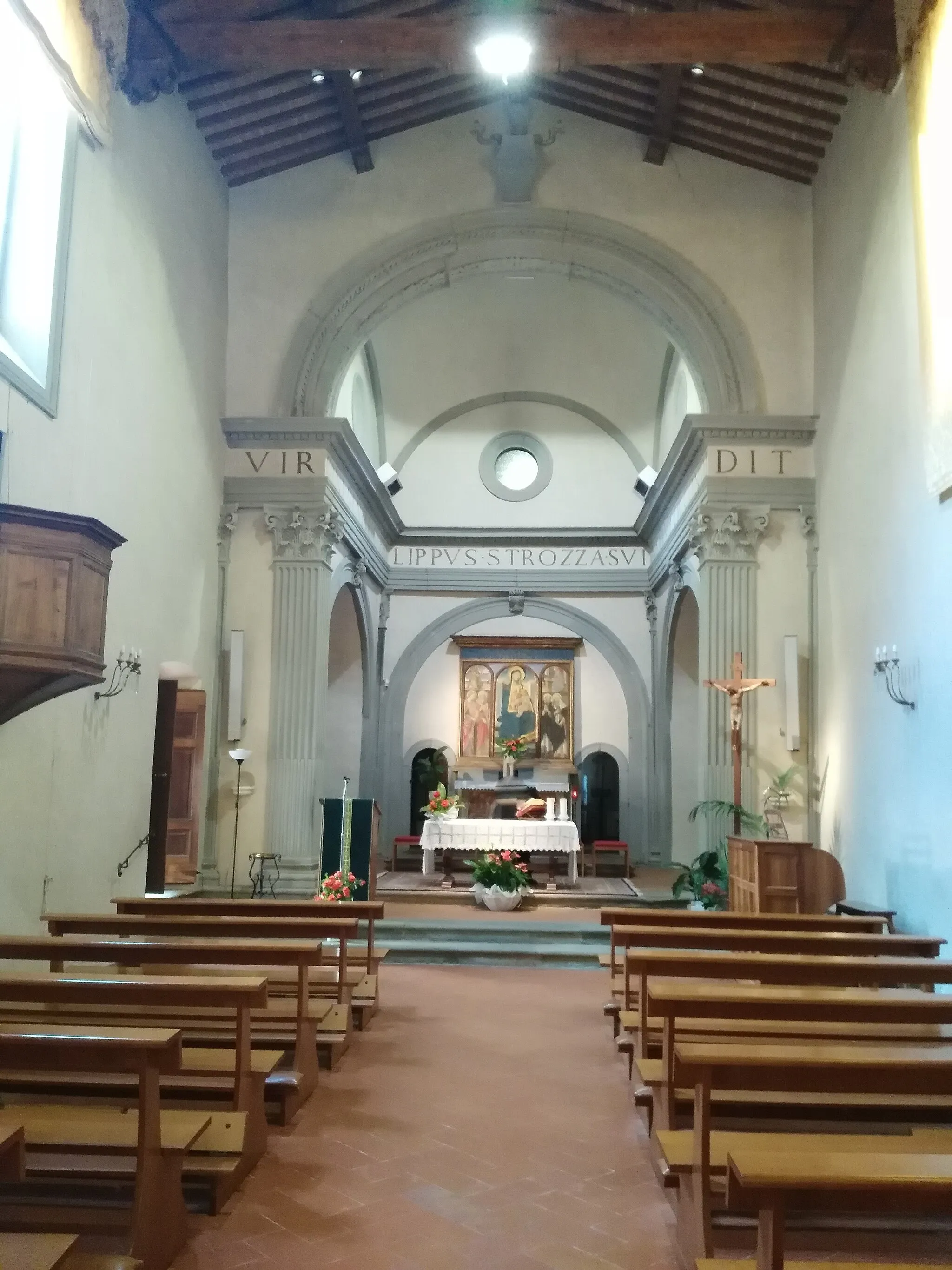 Photo showing: Interno della chiesa dell'Eremo di Lecceto a Lastra a Signa in direzione dell'abside