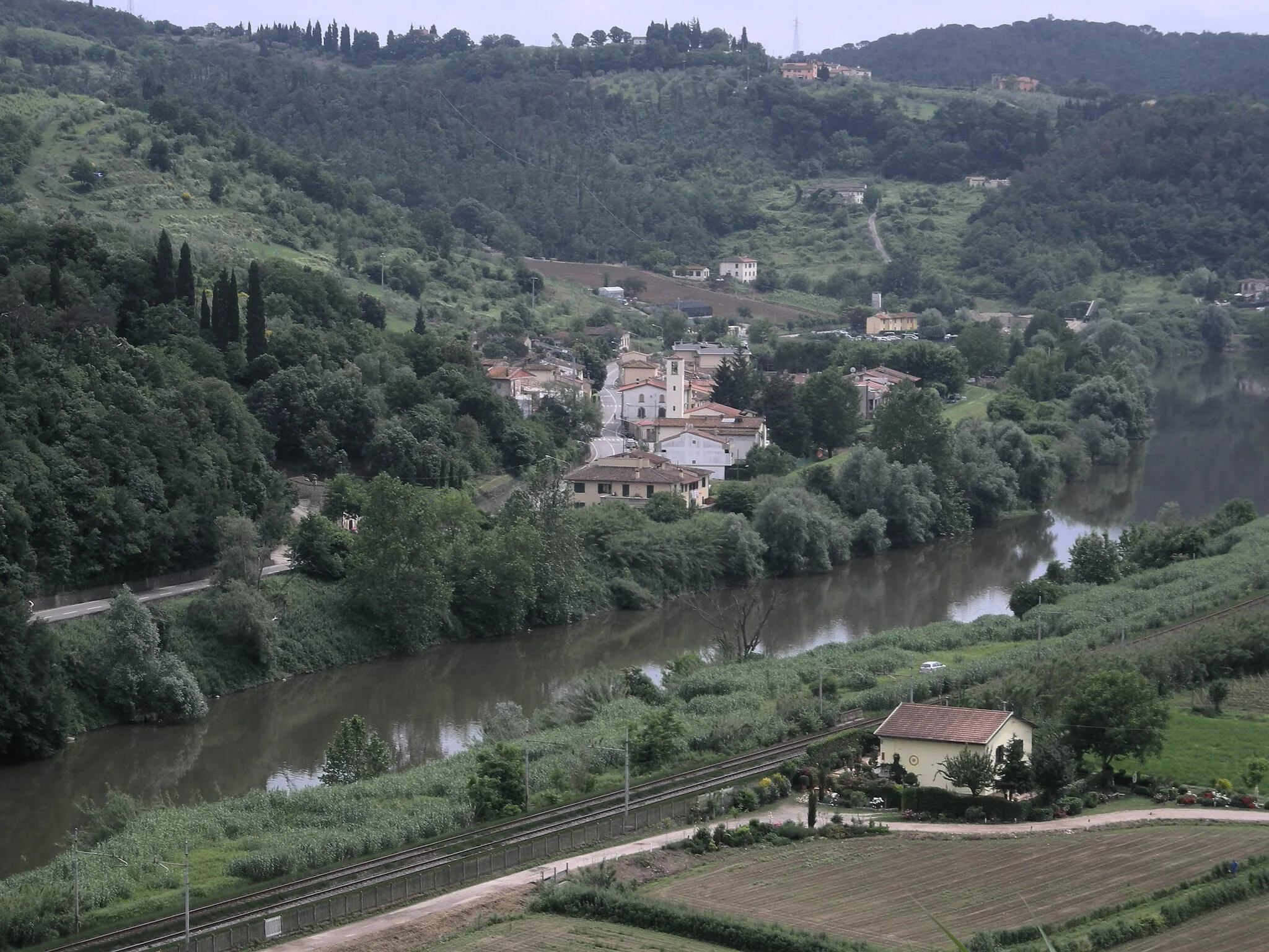 Photo showing: Brucianesi visto da Poggio alla Malva.