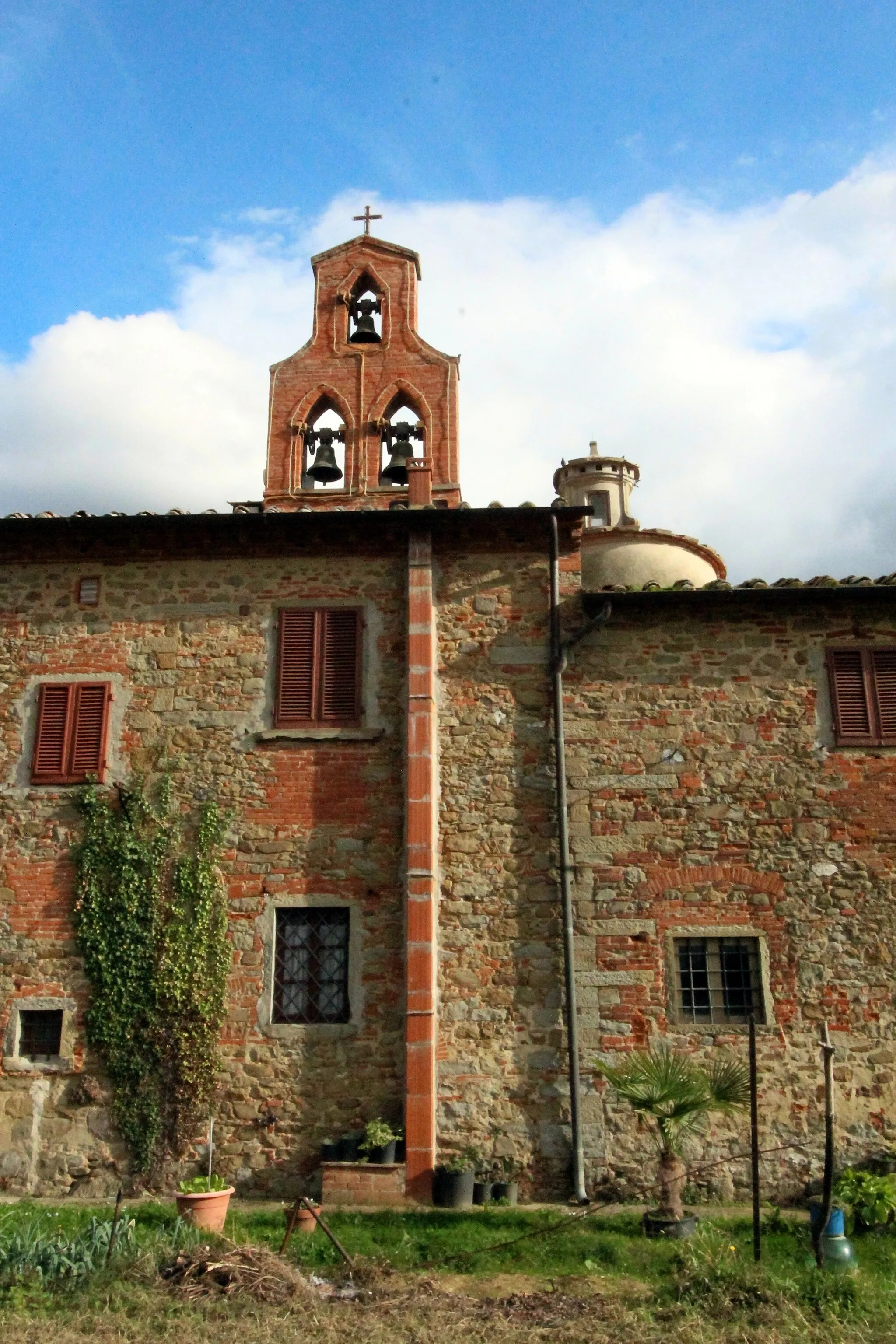 Photo showing: Church Santi Fabiano e Sebastiano, Traiana, hamlet of Terranuova Bracciolini, Province of Arezzo, Tuscany, Italy