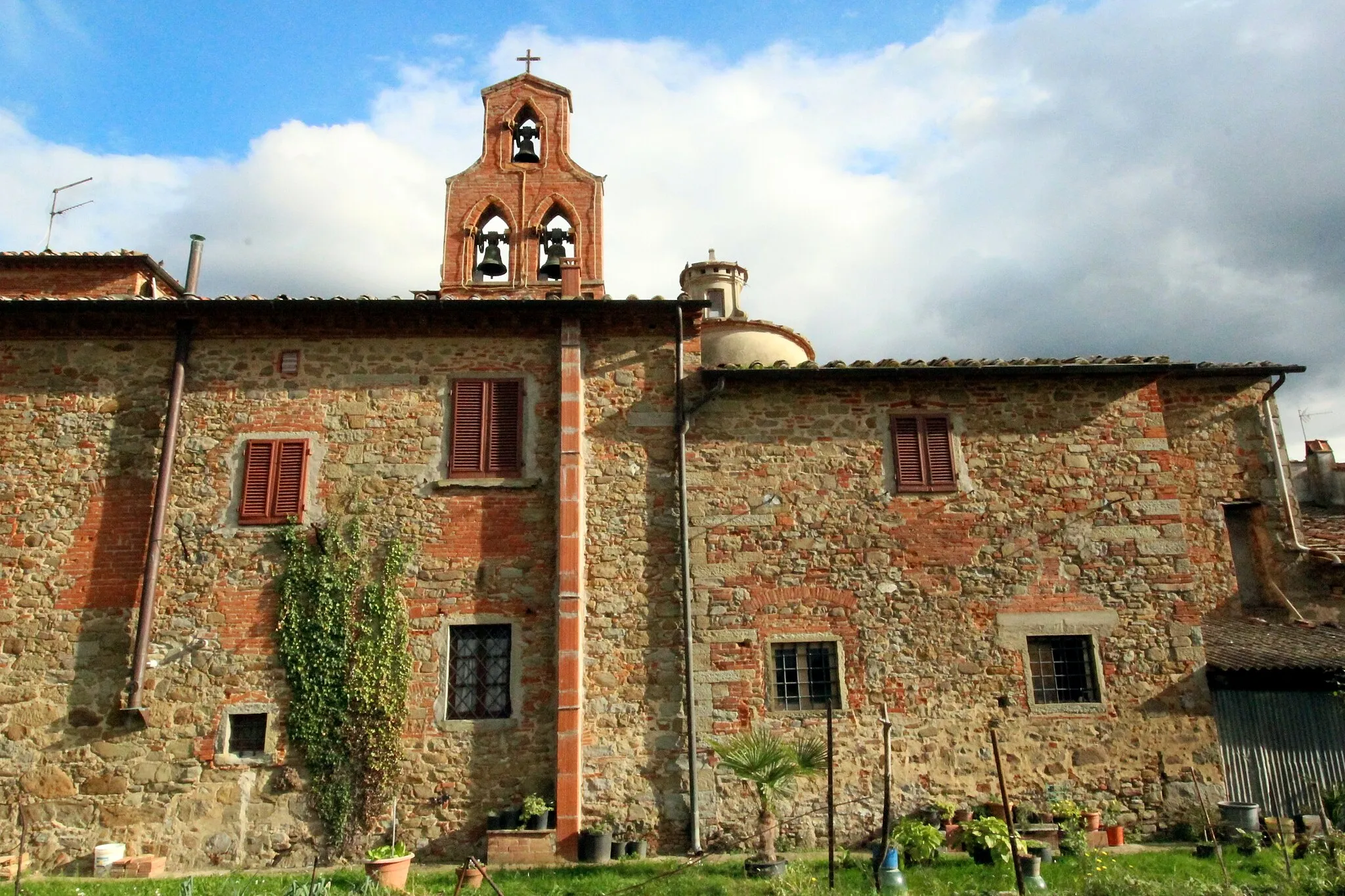 Photo showing: Church Santi Fabiano e Sebastiano, Traiana, hamlet of Terranuova Bracciolini, Province of Arezzo, Tuscany, Italy