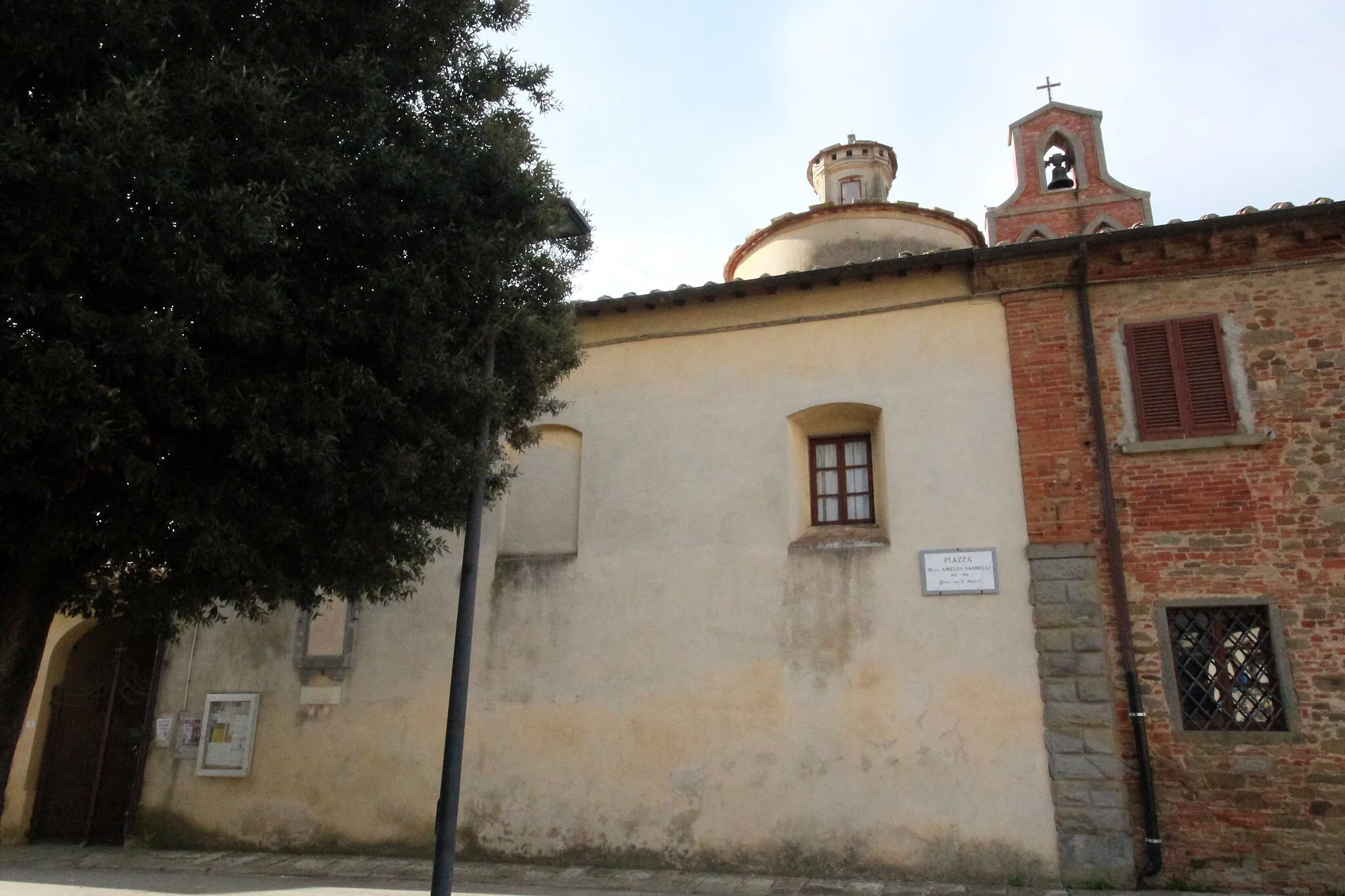 Photo showing: Church Santi Fabiano e Sebastiano, Traiana, hamlet of Terranuova Bracciolini, Province of Arezzo, Tuscany, Italy