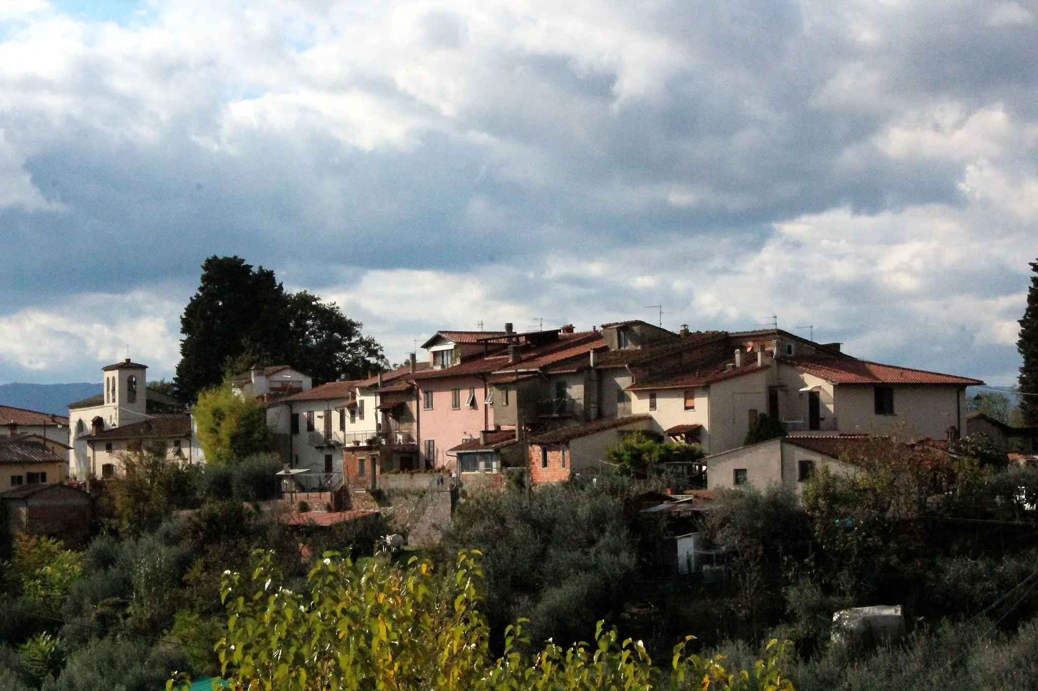 Photo showing: Panorama of Tasso, hamlet of Terranuova Bracciolini, Valdarno, Province of Arezzo, Tuscany, Italy