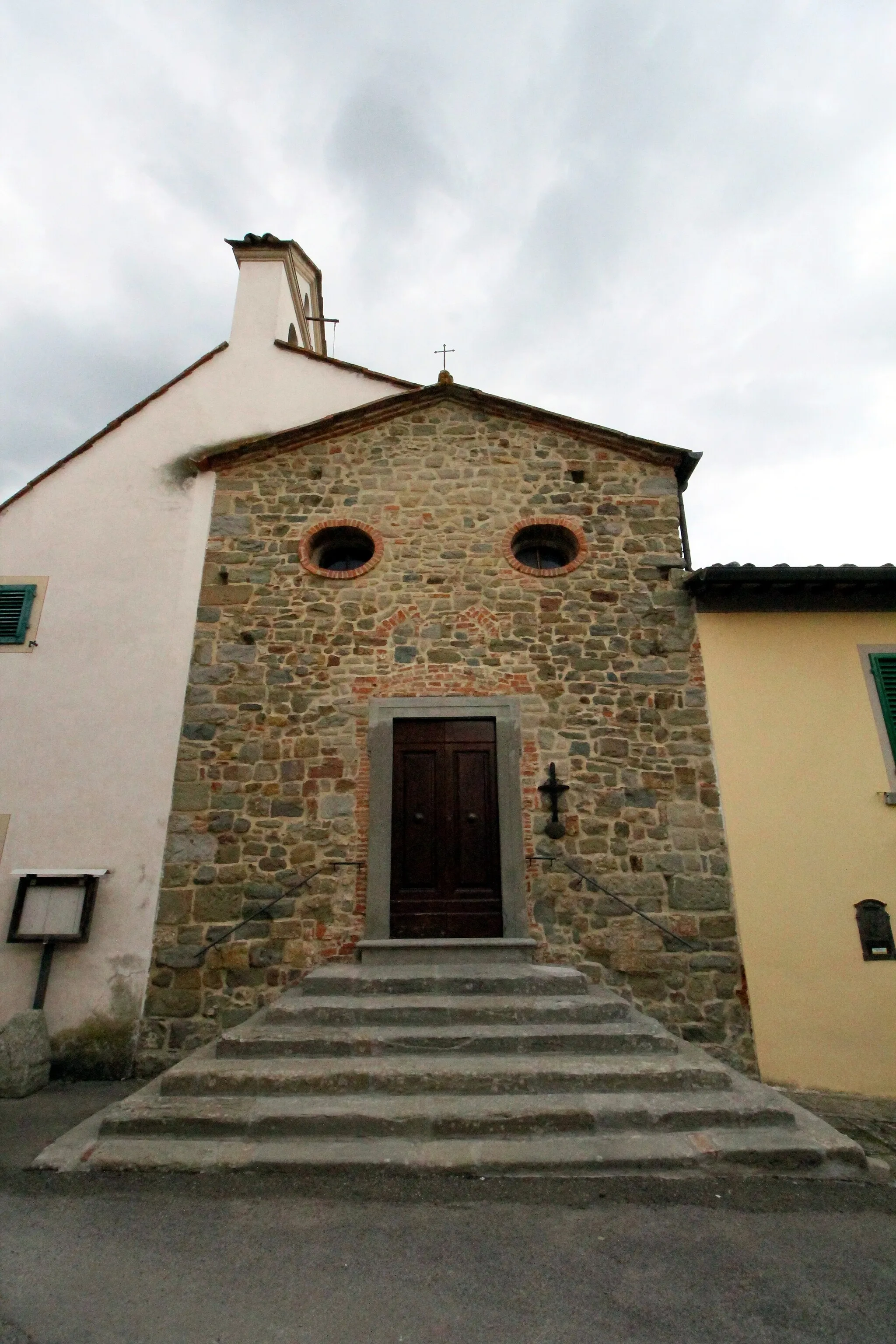 Photo showing: Church Santo Stefano, Castiglione Ubertini, hamlet of Terranuova Bracciolini, Province of Arezzo, Tuscany, Italy