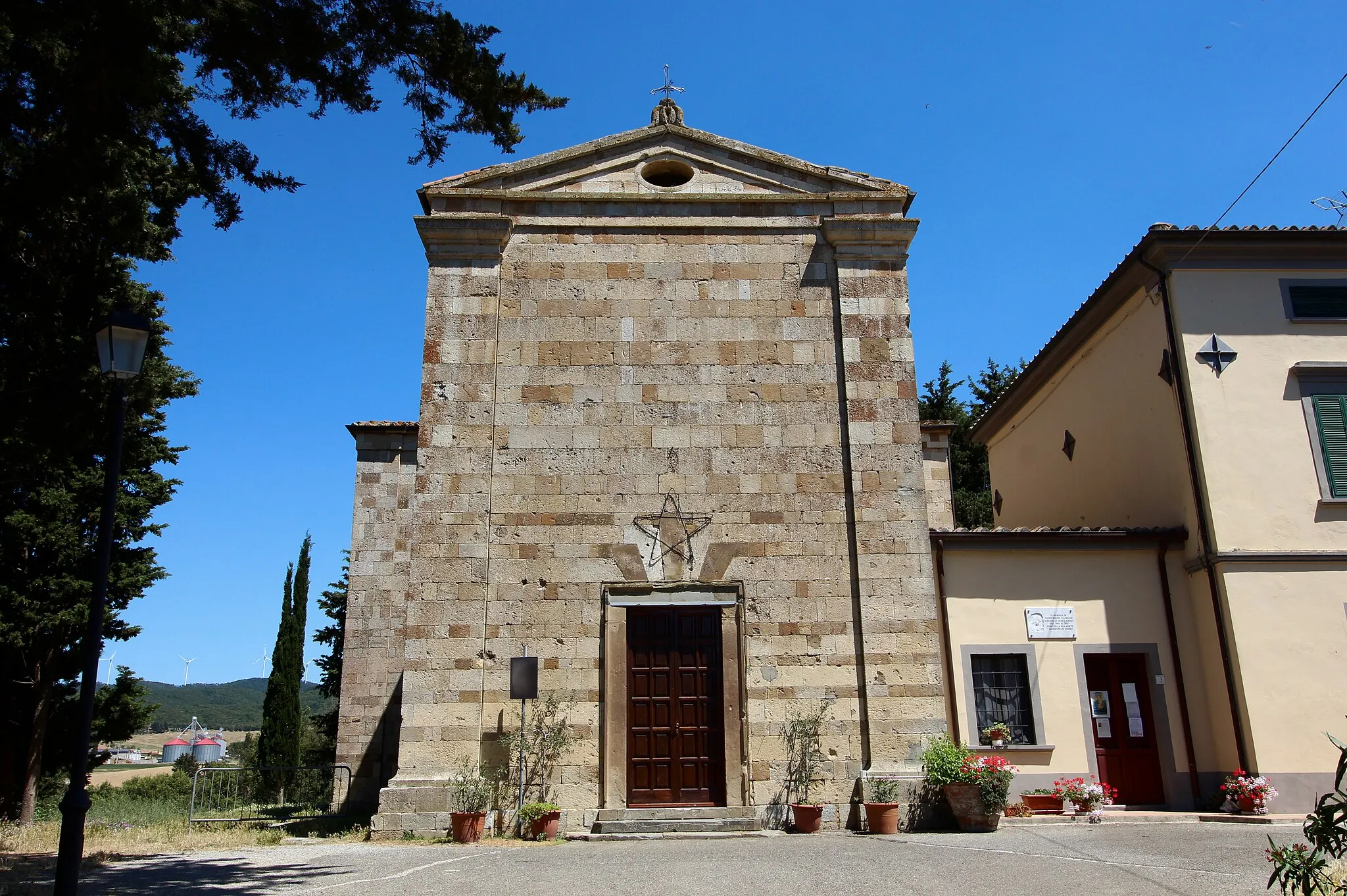 Photo showing: Church Santa Maria e Sant'Angelo, Pieve Santa Luce, hamlet of Santa Luce, Province of Pisa, Tuscany, Italy