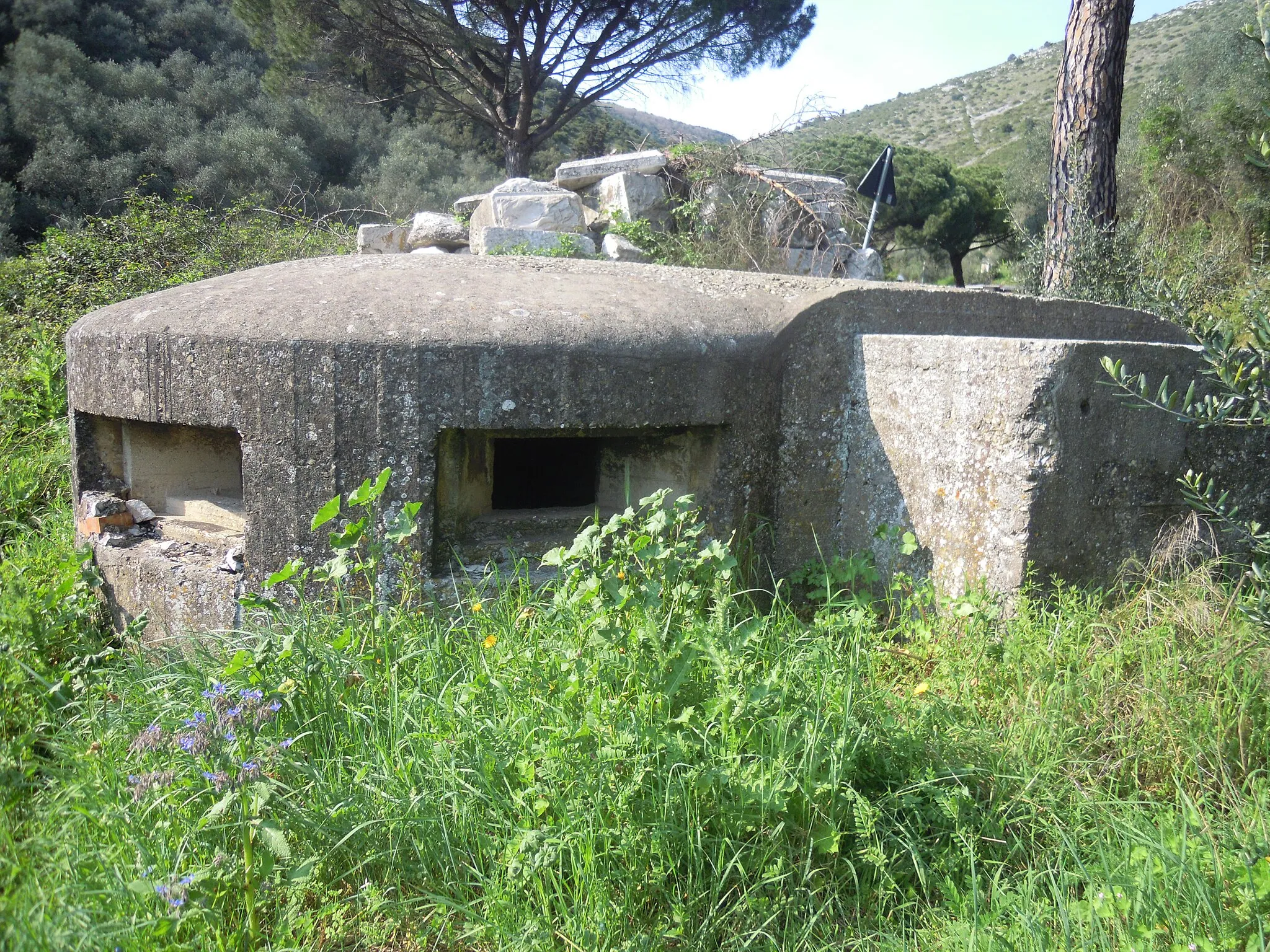 Photo showing: Terzo Bunker