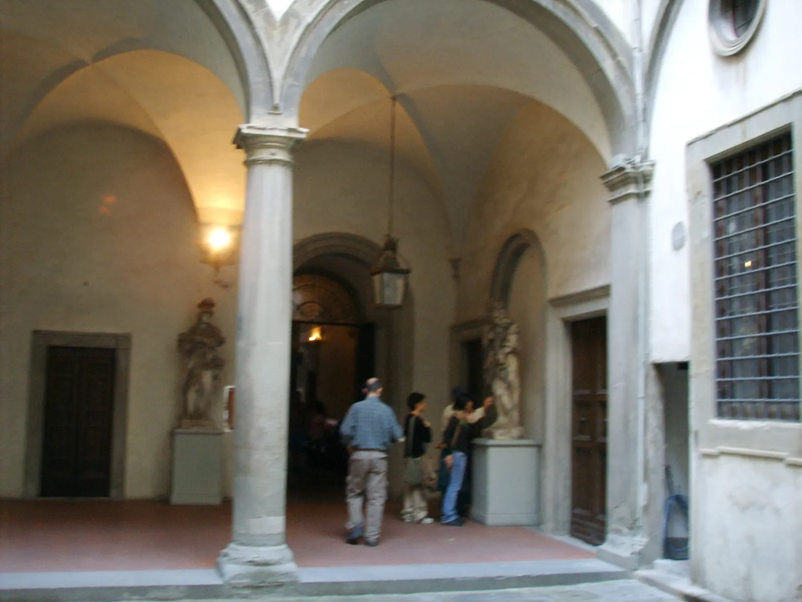 Photo showing: Palazzo michelozzi cortile