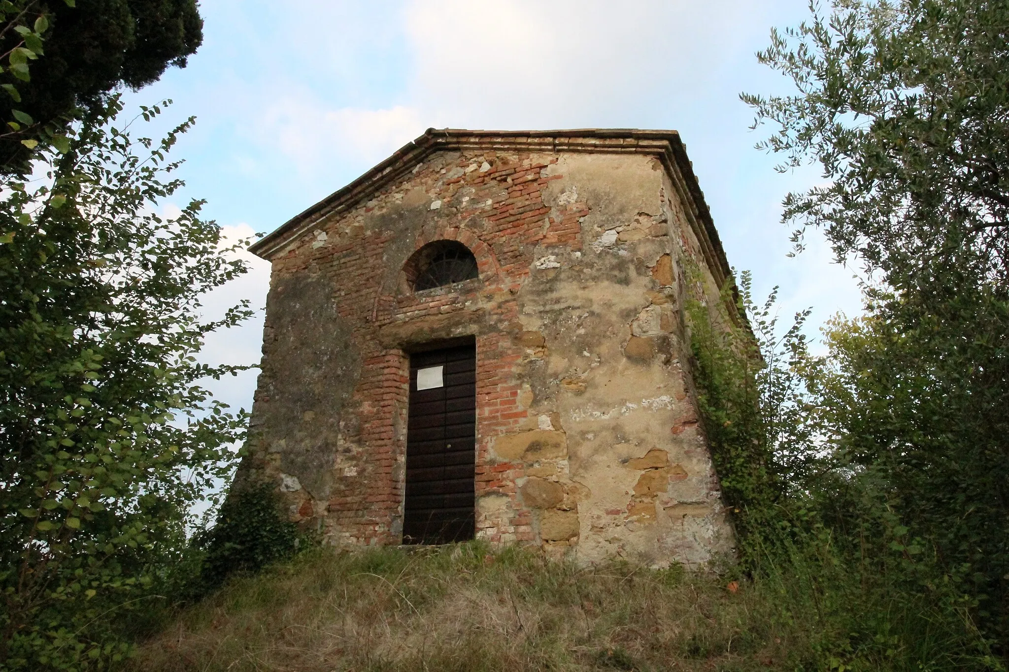 Photo showing: Ex Church Sant’Andrea a Galignano (before Santa Maria a Galignano, 14th Century), near Agostoli, hamlet of Siena, Province of Siena, Tuscany, Italy