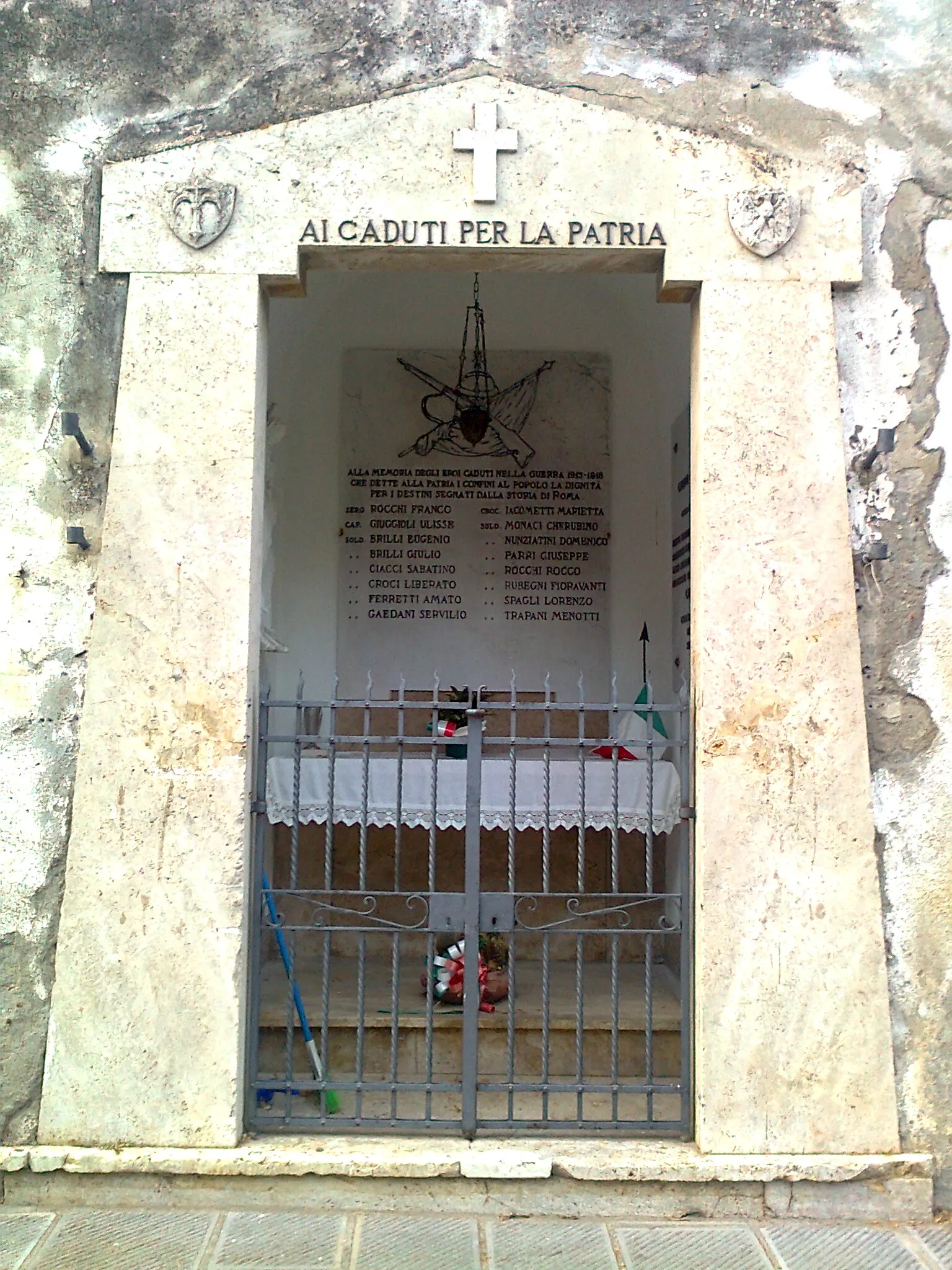 Photo showing: Monumento ai batignanesi caduti in guerra, fuori Porta Grossetana a Batignano (GR)