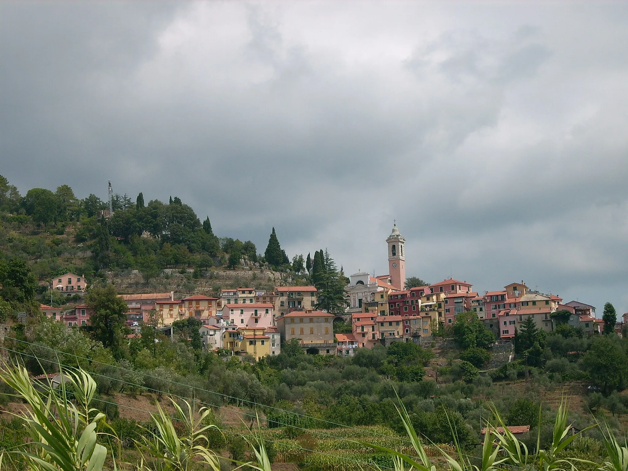 Photo showing: Panorama di Castiglione Chiavarese, Liguria, Italia