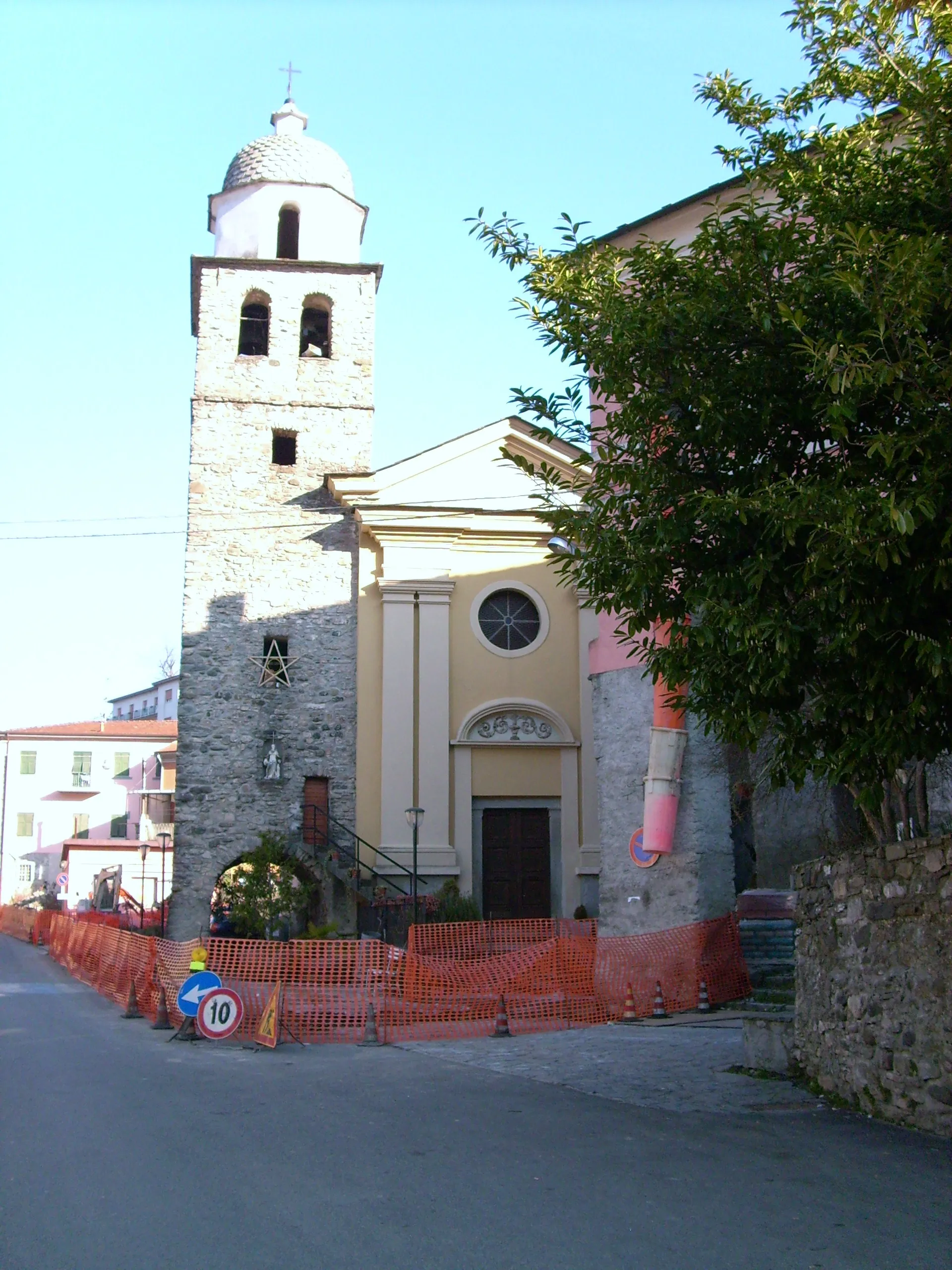 Photo showing: Chiesa di Santa Giustina, Rocchetta di Vara, Liguria, Italy