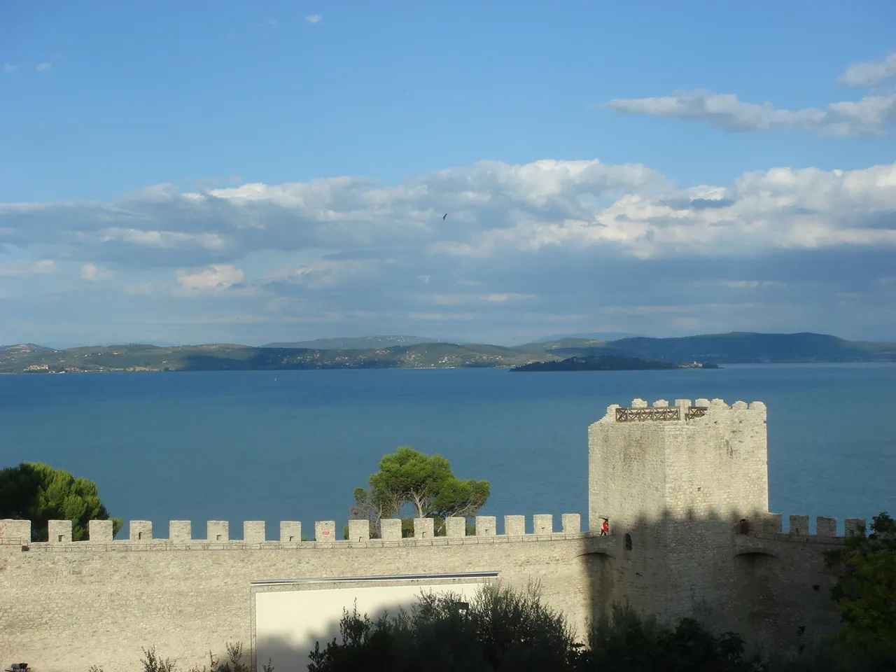 Photo showing: Vista del lago Trasimeno desde Castiglione del Lago (Perugia, Italia)