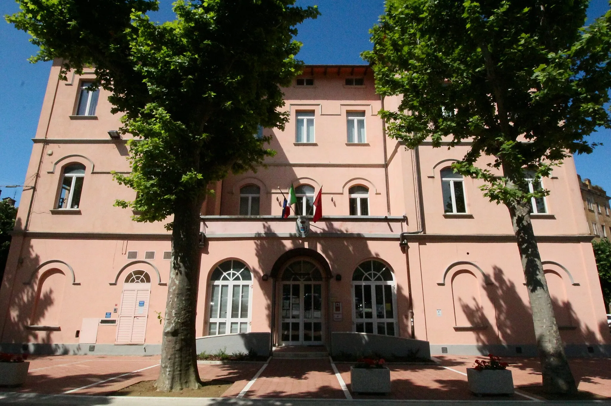 Photo showing: Town hall (Municipio) of Passignano sul Trasimeno, Province of Perugia, Umbria, Italy