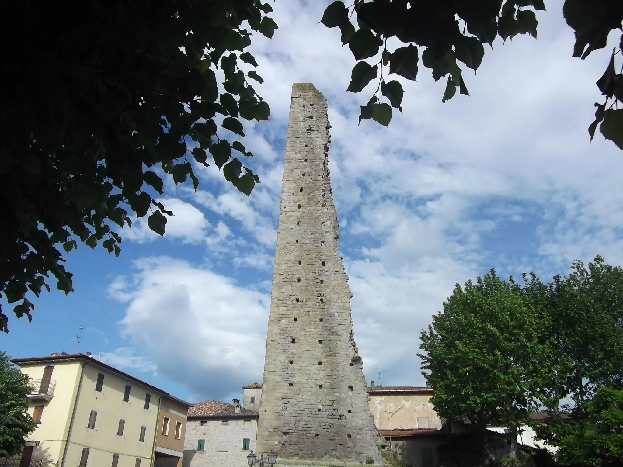 Photo showing: Medieval tower in Castel di Casio