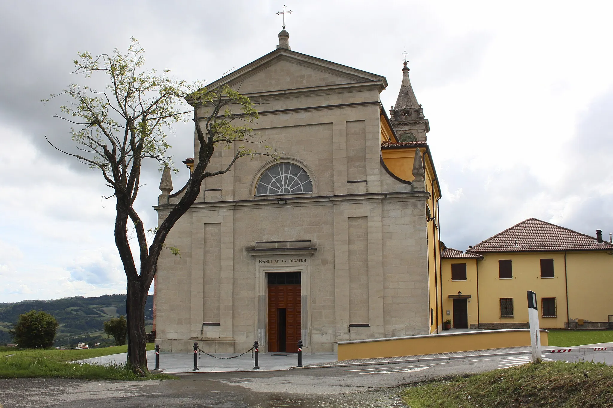 Photo showing: Church San Giovanni Evangelista, Monzuno, metropolitan city of Bologna, Emilia-Romagna, Italy