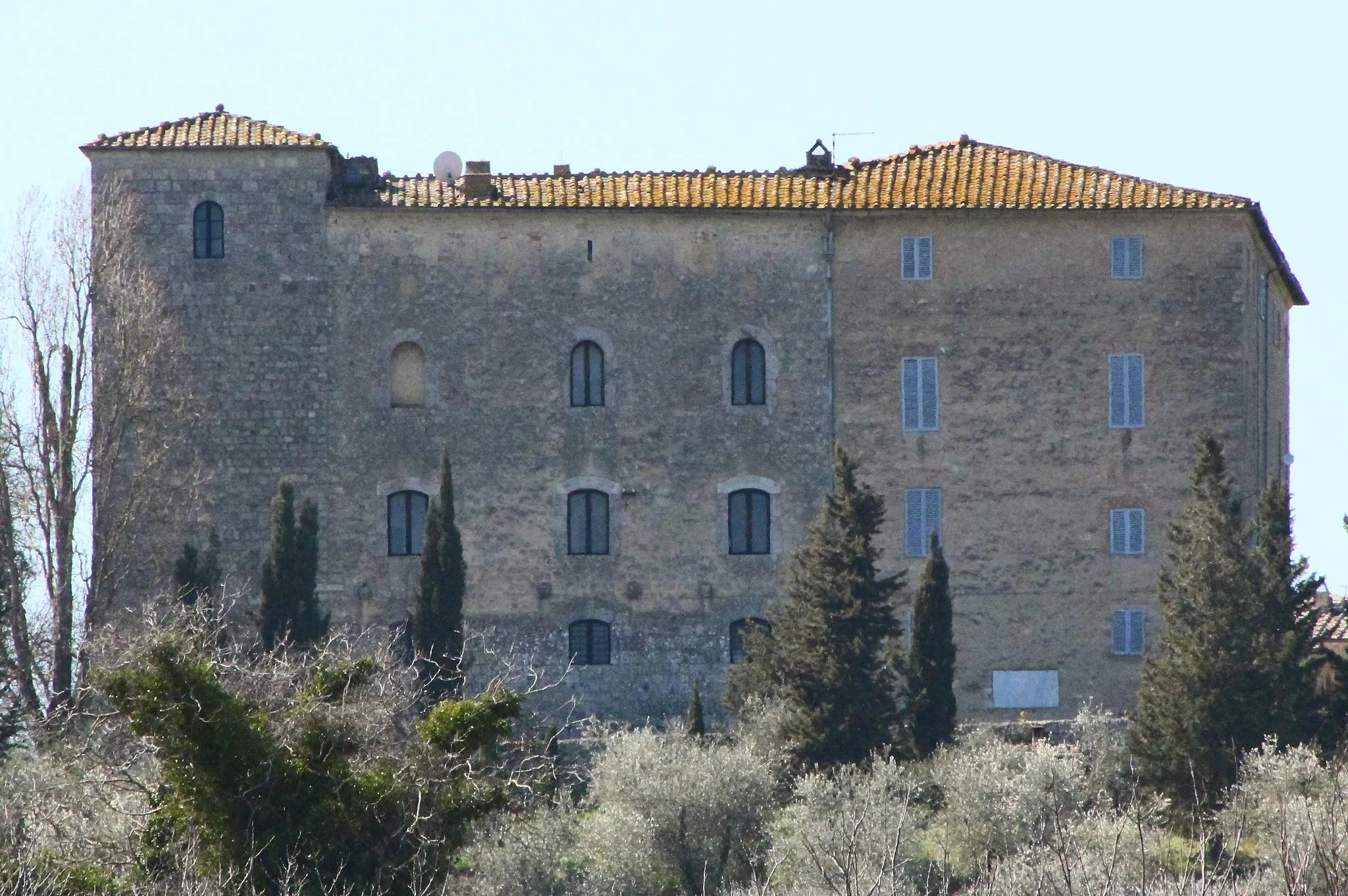 Photo showing: Castle Castello di Grotti, Ville di Corsano, hamlet of Monteroni d'Arbia, Province of Siena, Tuscany, Italy