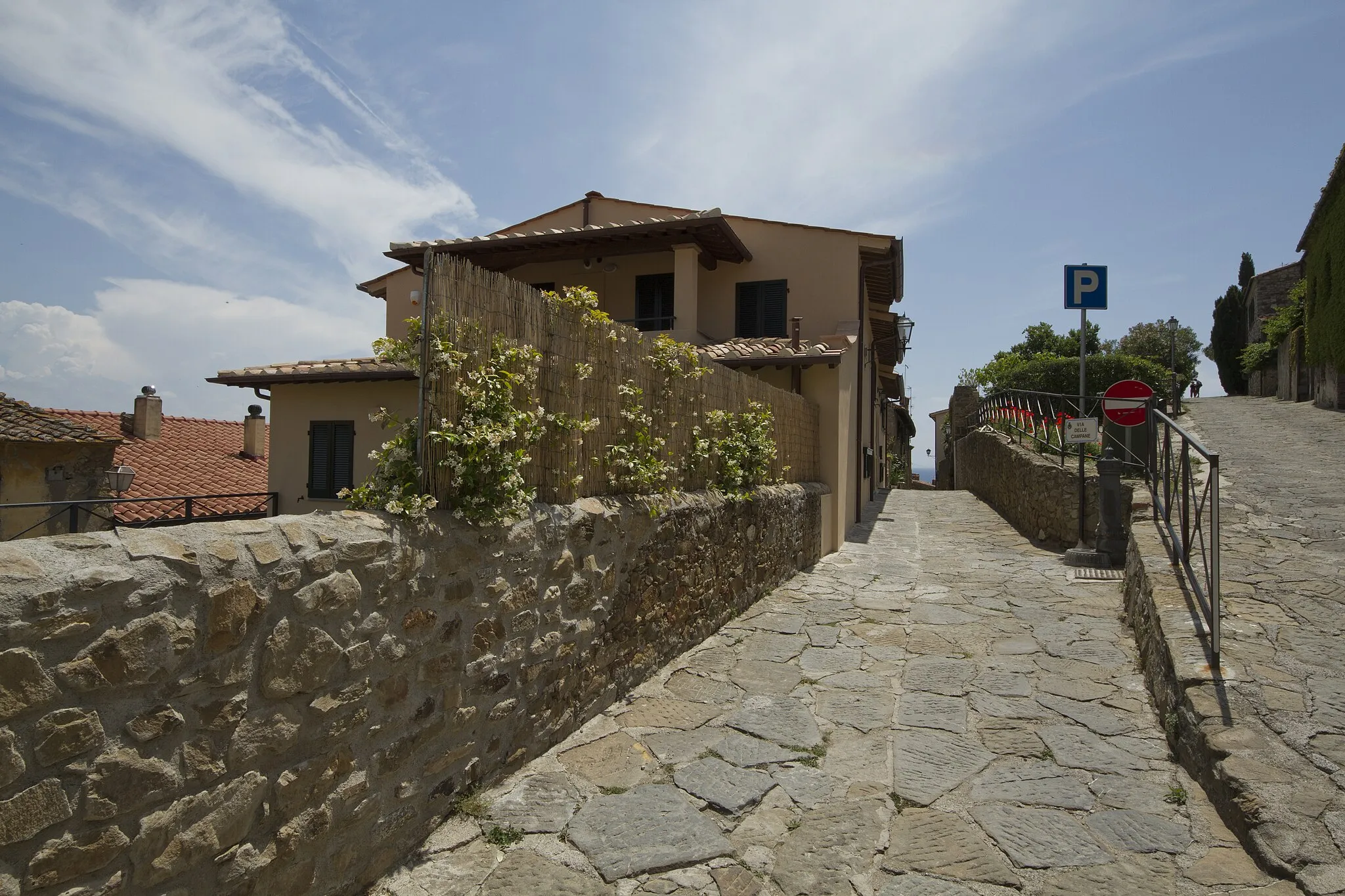 Photo showing: Via Giatti, Castiglione della Pescaia, Grosseto, Italy