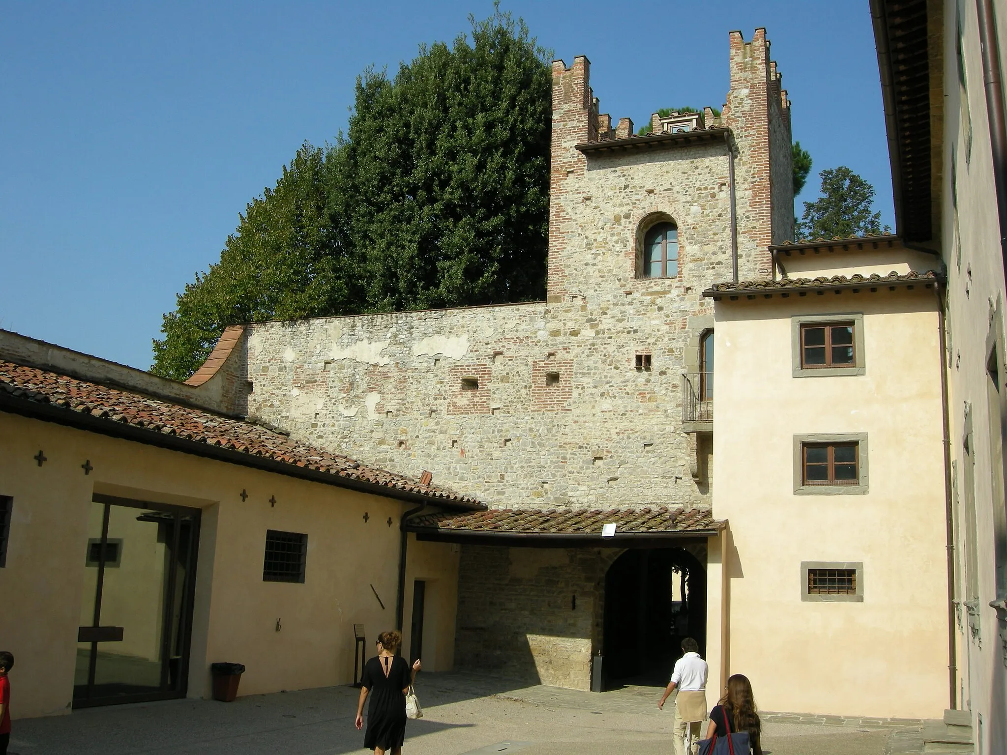 Photo showing: Castello dell'acciaiolo, cortile