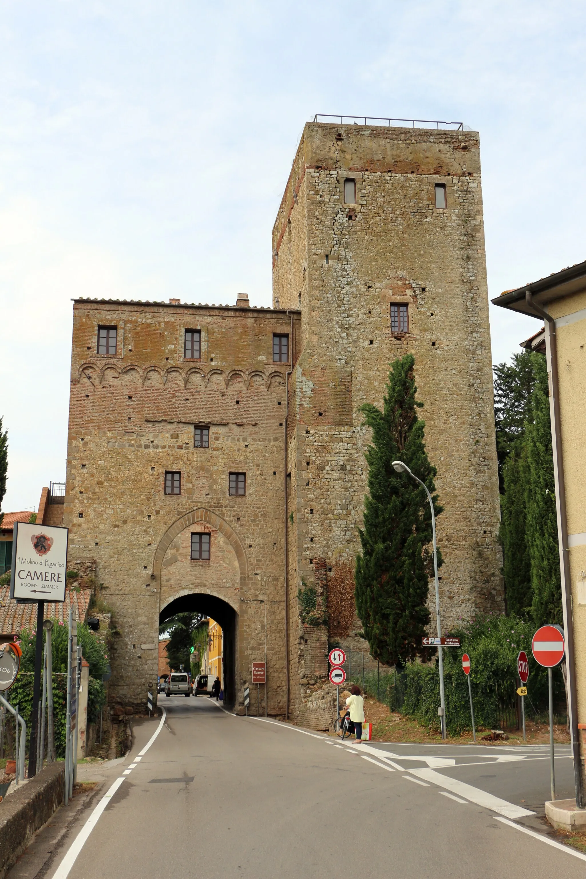 Photo showing: Walls of Paganico