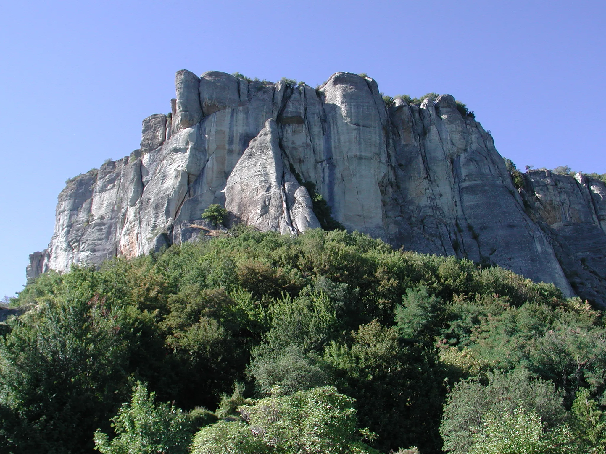 Photo showing: Pietra di Bismantova, appennino reggiano