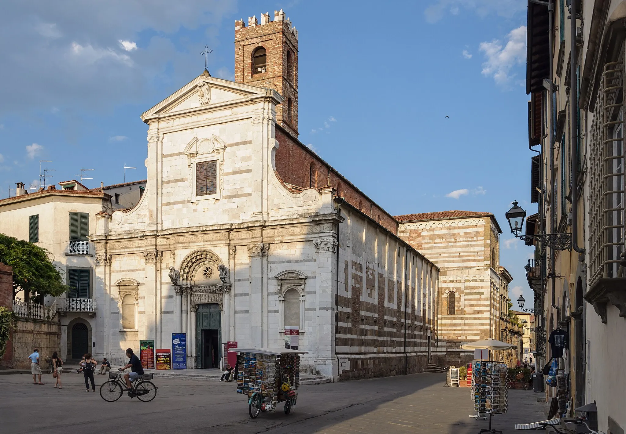 Photo showing: The church of 'Santi Giovanni e Reparata' in Lucca, Tuscany, Italy.