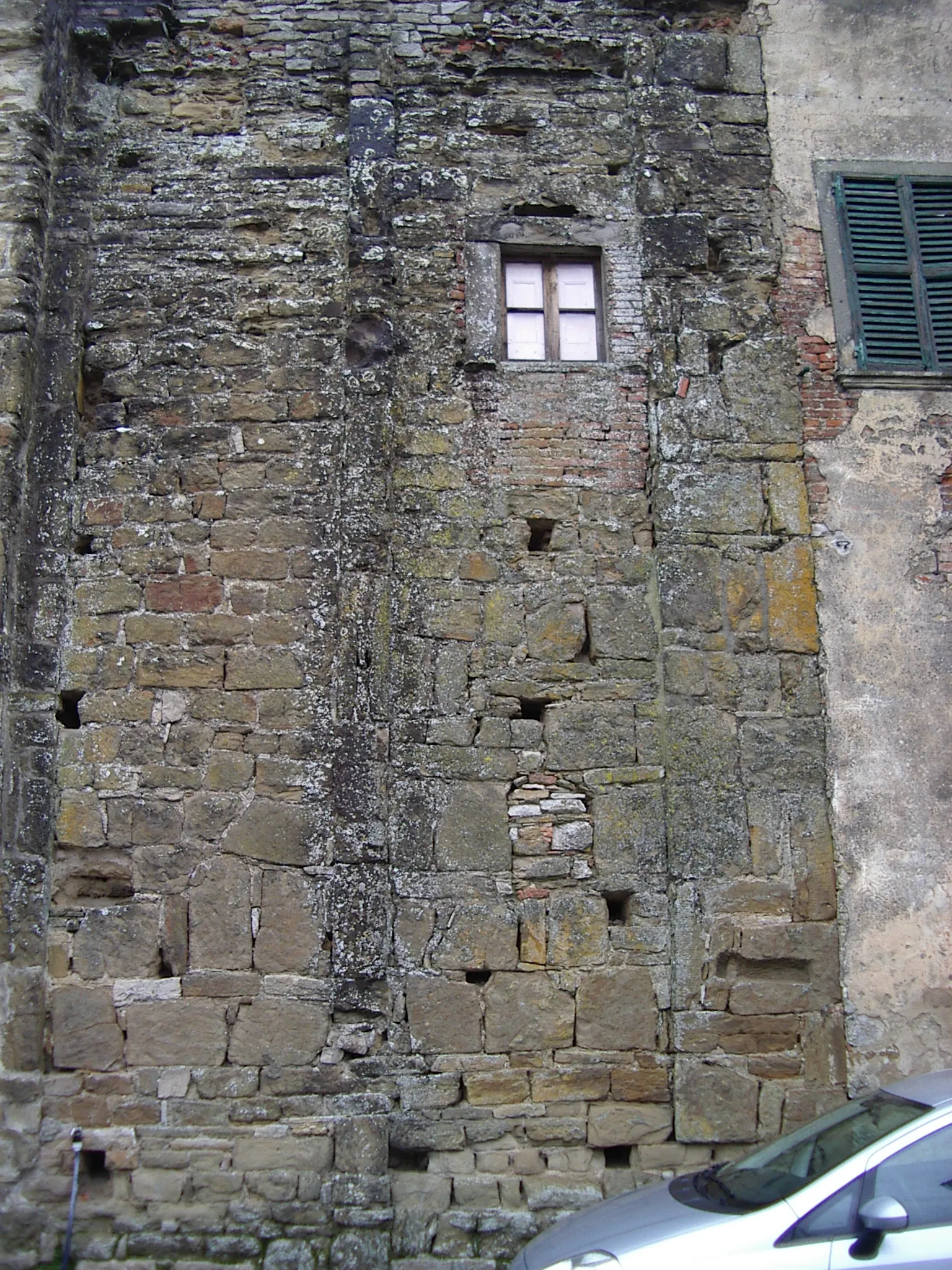 Photo showing: Badia Petroia è una frazione del comune di Città di Castello (PG).
Resti del monastero e della chiesa in stato di degrado architettonico e strutturale