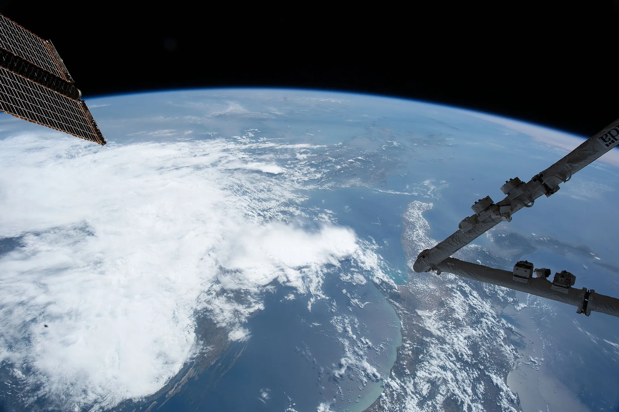 Photo showing: View of Earth taken during ISS Expedition 65.