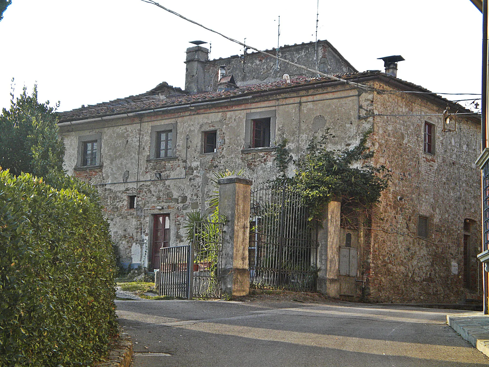 Photo showing: casale