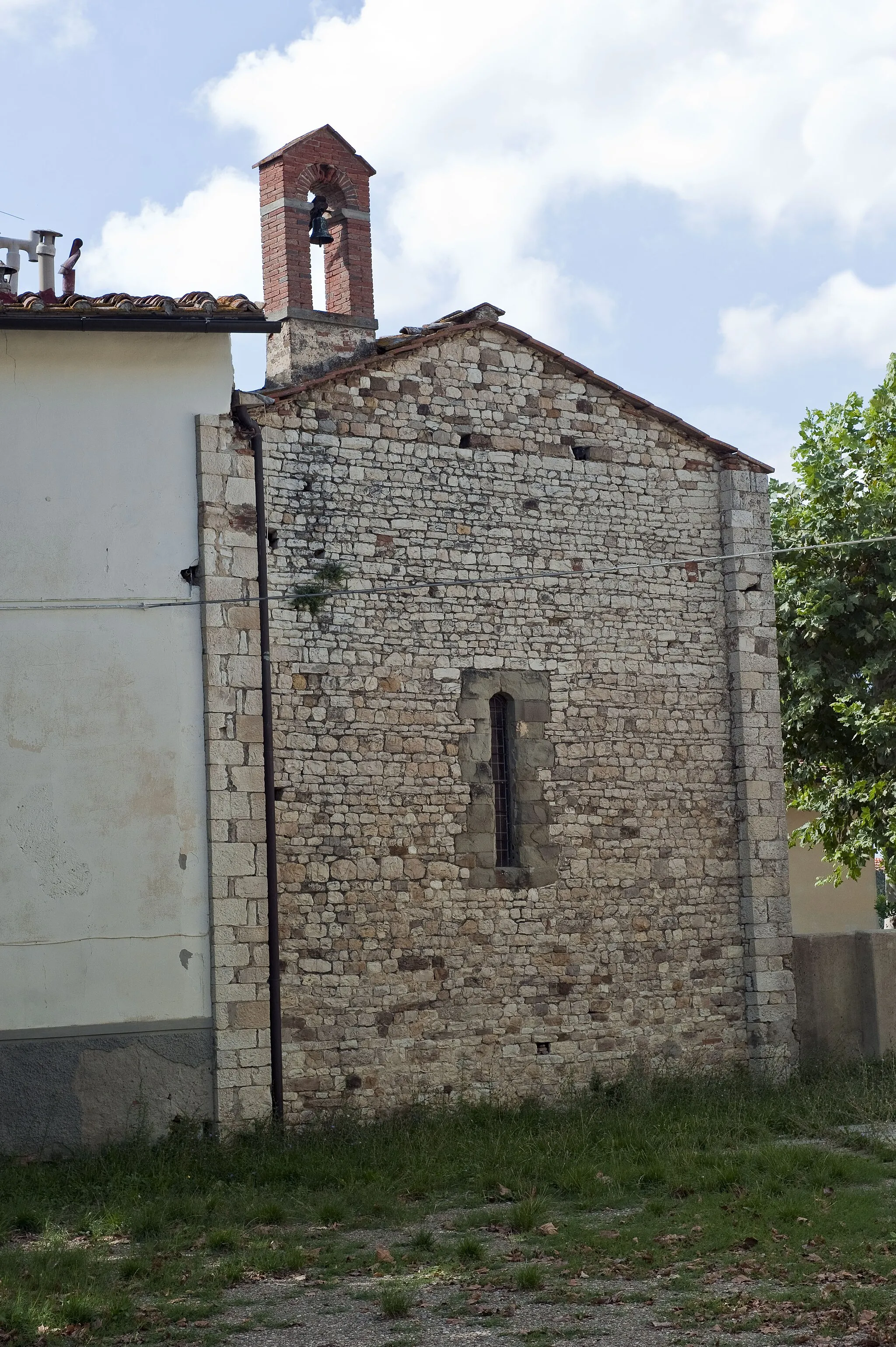 Photo showing: Fronte posteriore dell'Oratorio della Santa Croce a Varliano (Bagno a Ripoli)