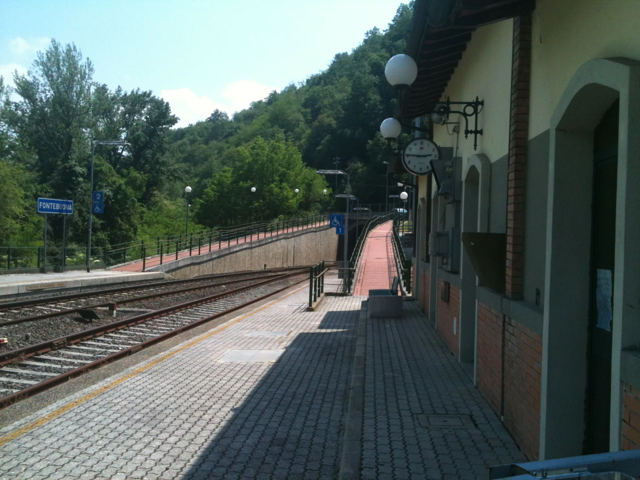 Photo showing: lato partenze stazione di fontebuona vaglia