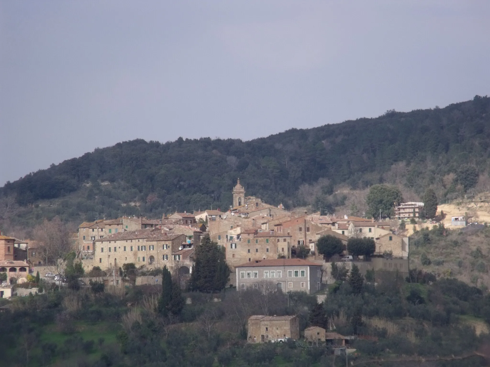 Photo showing: Panorama of Castelmuzio, hamlet of Treqanda, Province of Siena, Tuscany, Italy
