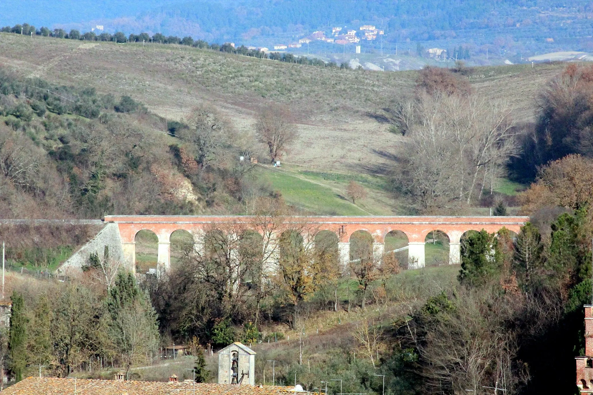 Photo showing: Railway Bridge on the Siena–Montallese railway, near (north) of Asciano, Crete Senesi, Province of Siena, Tuscany, Italy