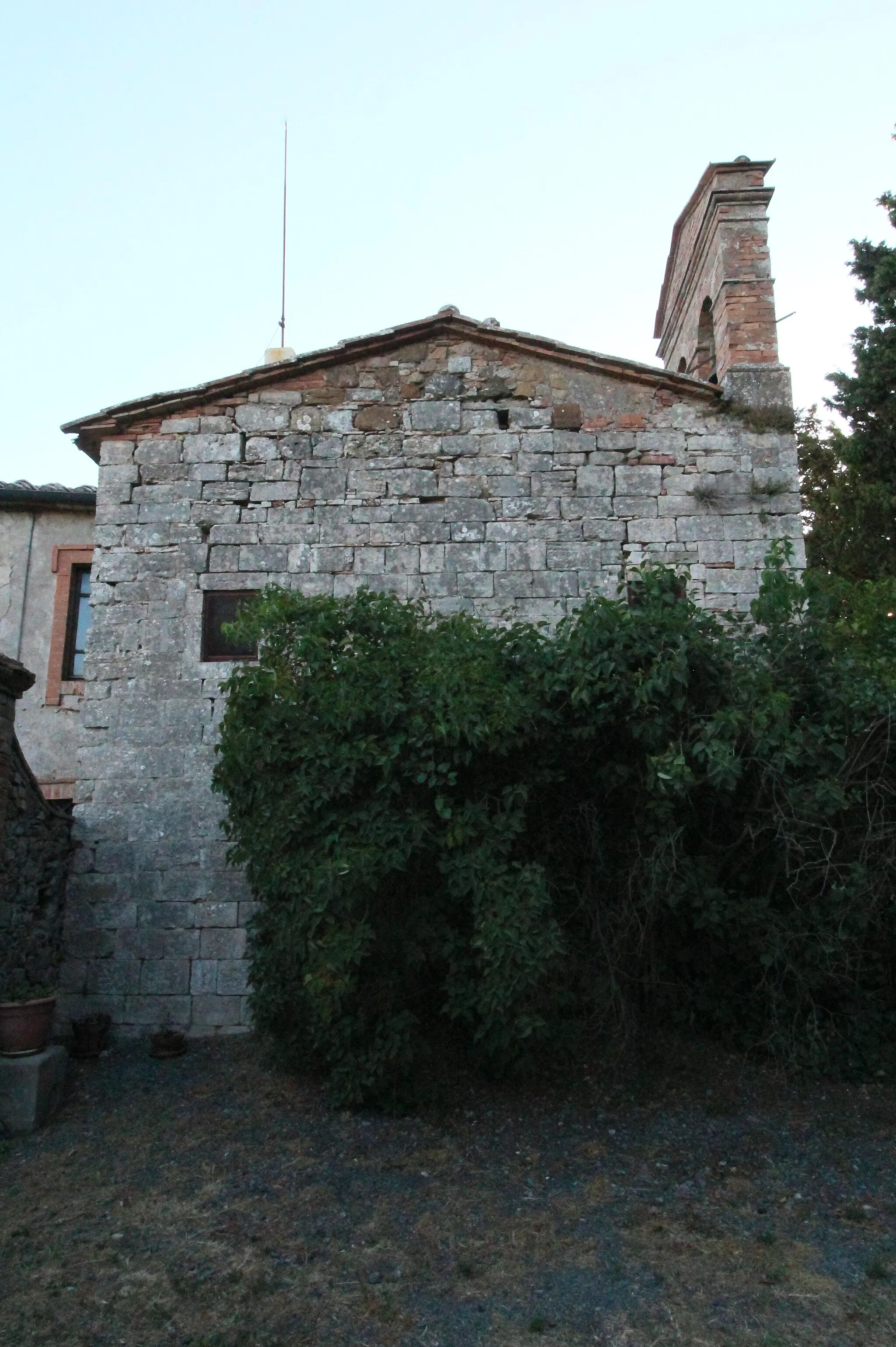 Photo showing: Church Santi Ippolito e Cassiano, Sensano, Volterra, Province of Pisa, Tuscany, Italy