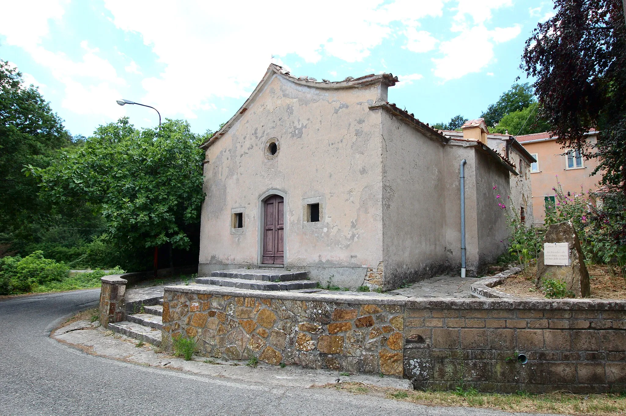 Photo showing: Church Madonna del Cerro, Montebuono (Dispensa), hamlet of Sorano, Province of Grosseto, Tuscany, Italy